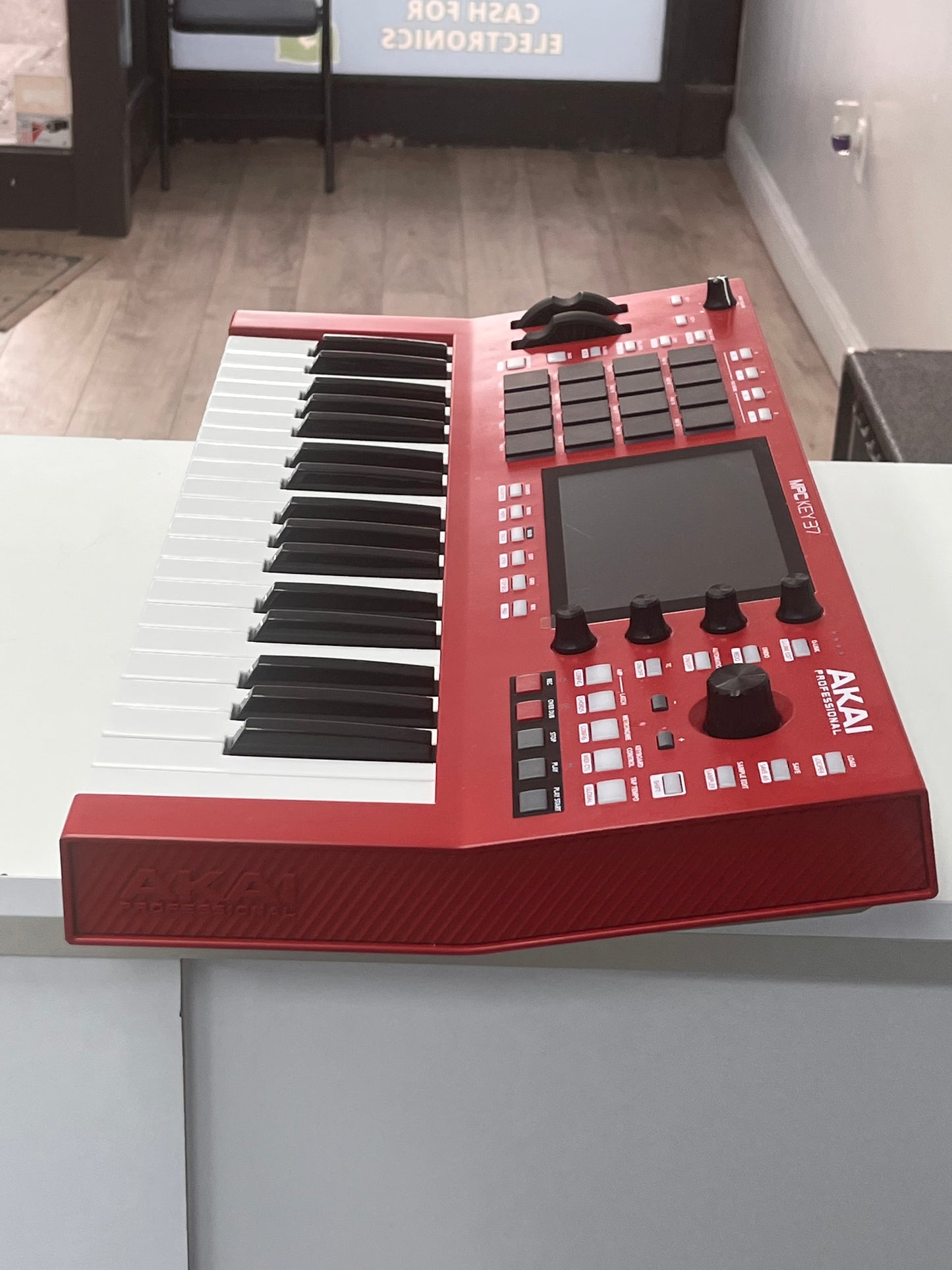 Akai Professional MPC Key 37 Standalone Music Production Synthesizer Free Shipping