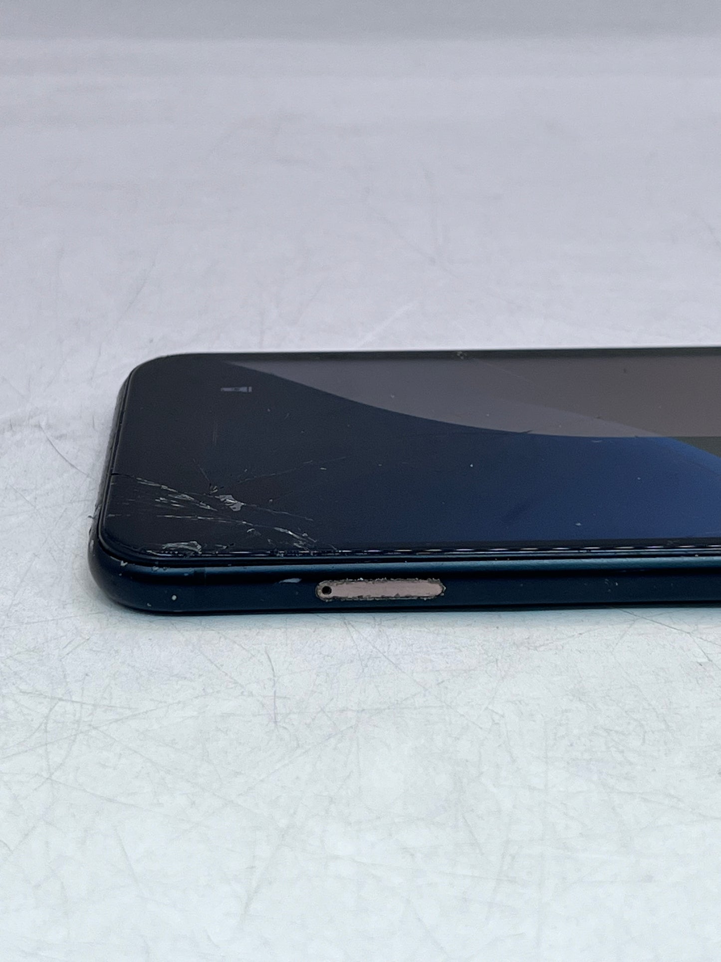 Unlocked Apple iPhone XR 128GB 3 GB A1984 NT362LL/A - Black READ