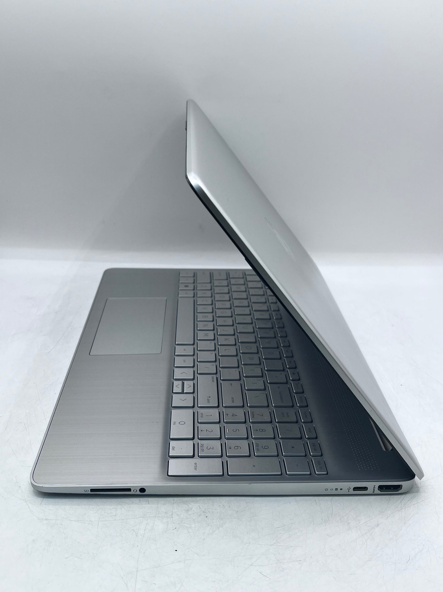 HP 15-DY2702DX Laptop Intel Core i3  256 GB  8GB RAM - Silver