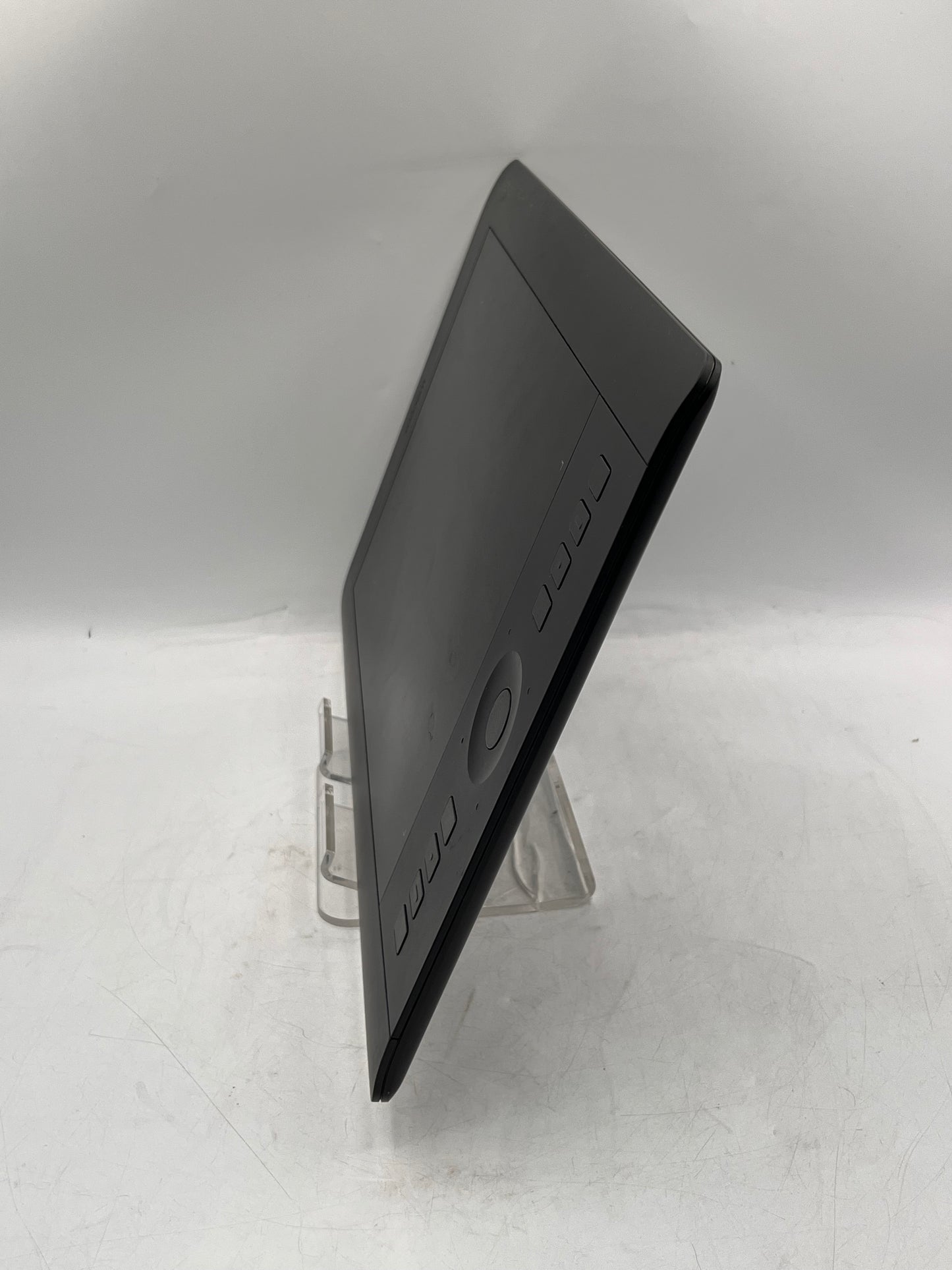 Wacom PTH-651 Intuos Pro Medium Creative Pen & Touch Tablet Exc