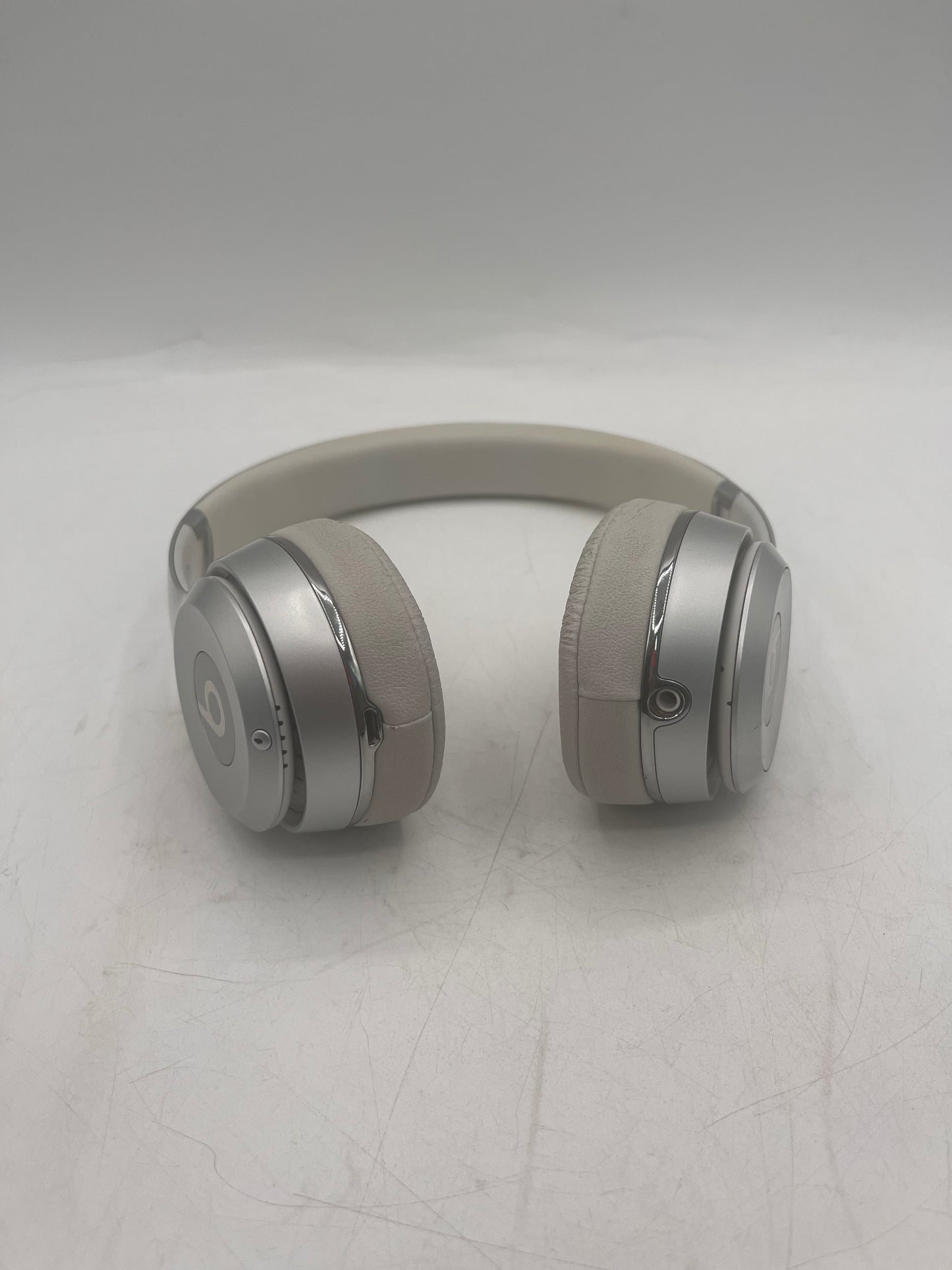 Beats by Dr. Dre Solo3 Wireless Over the Ear Headphones - Silver (A1796)