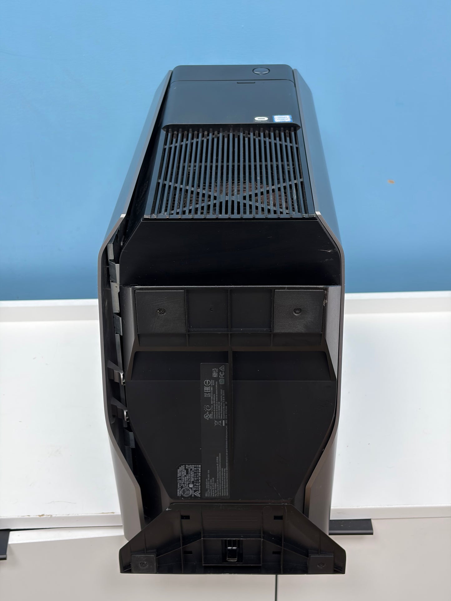Alienware Aurora R5 Desktop i7-6700 16GB RAM 256GB SSD 2TB HDD GeForce GTX 1080