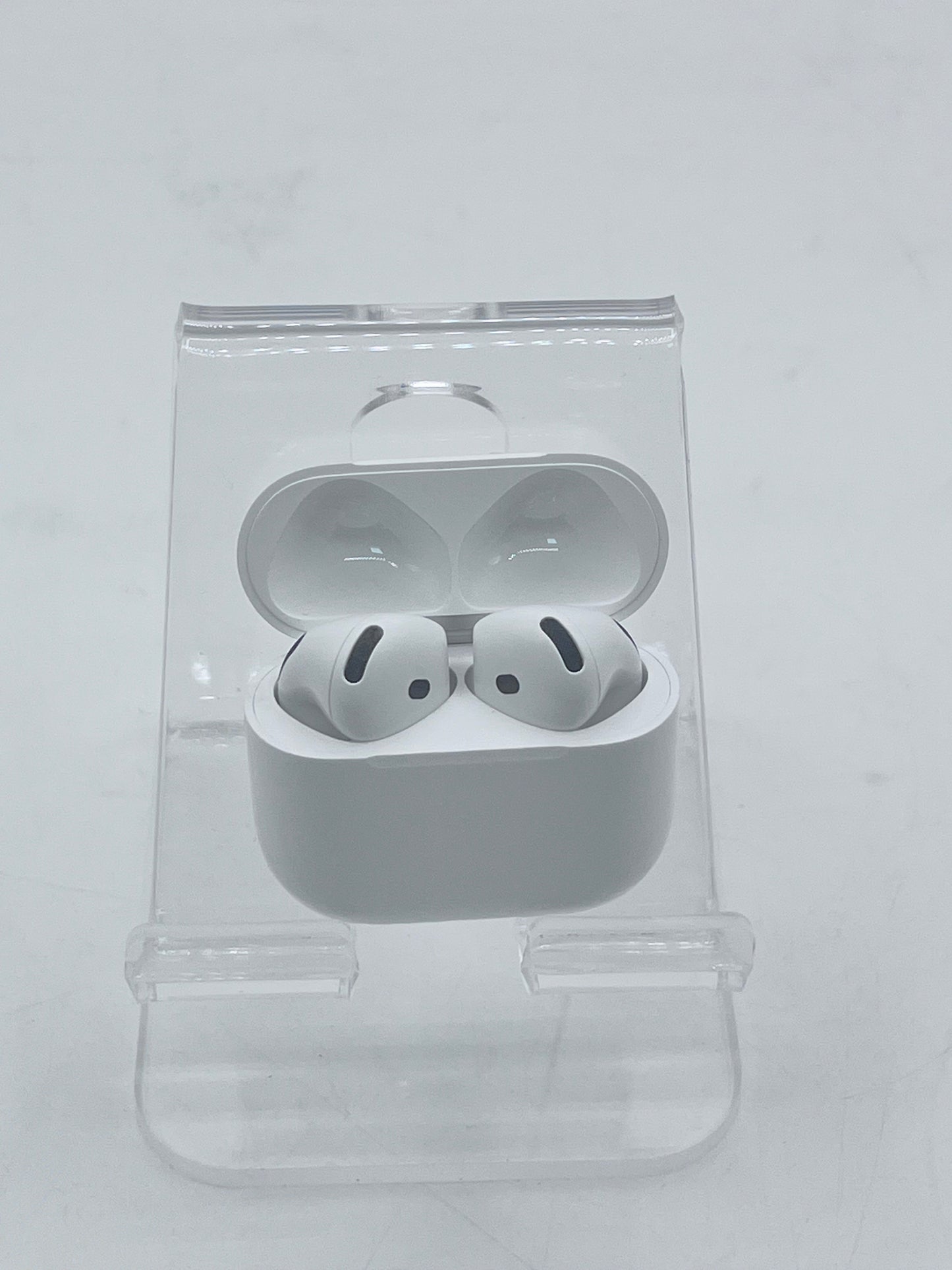 Apple AirPods (4th Gen) Complete Set A3058 A3050 A3053 - White