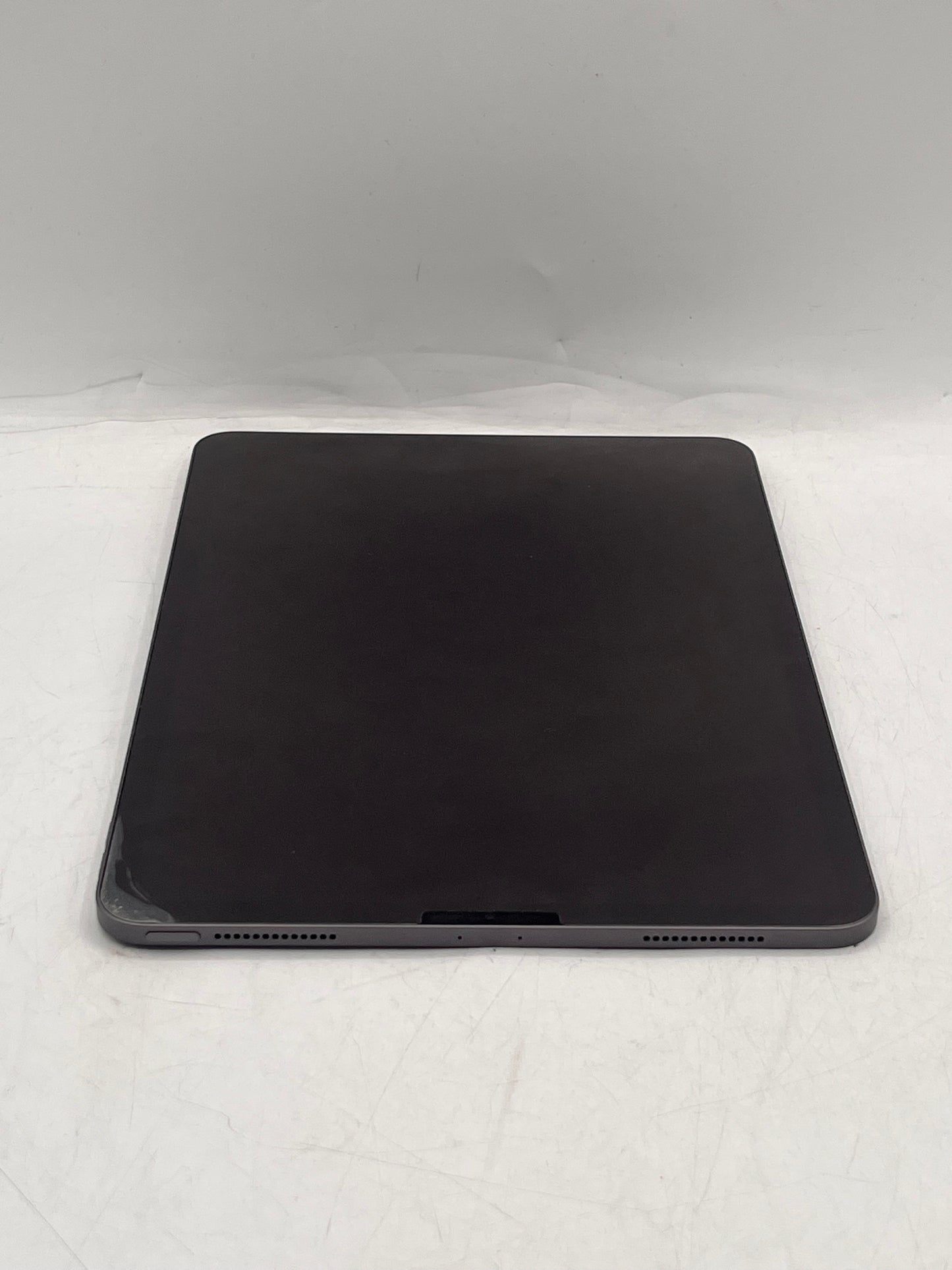 WiFi Only Apple iPad Pro 11" 2nd Gen 128GB  Space Gray A2228 MY232LL/A w/Case