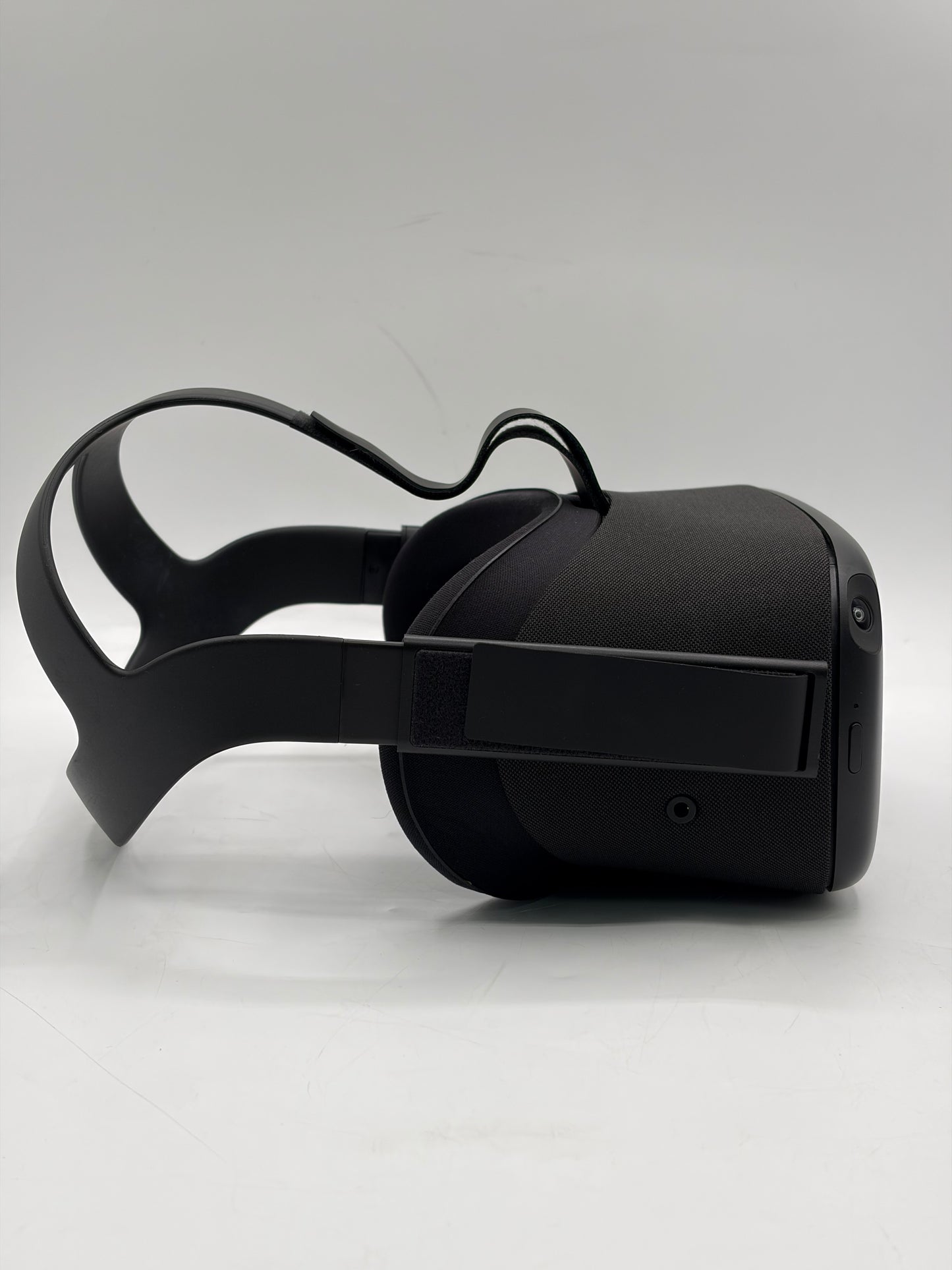Oculus Quest 64GB Black VR Headset with 2 Controllers