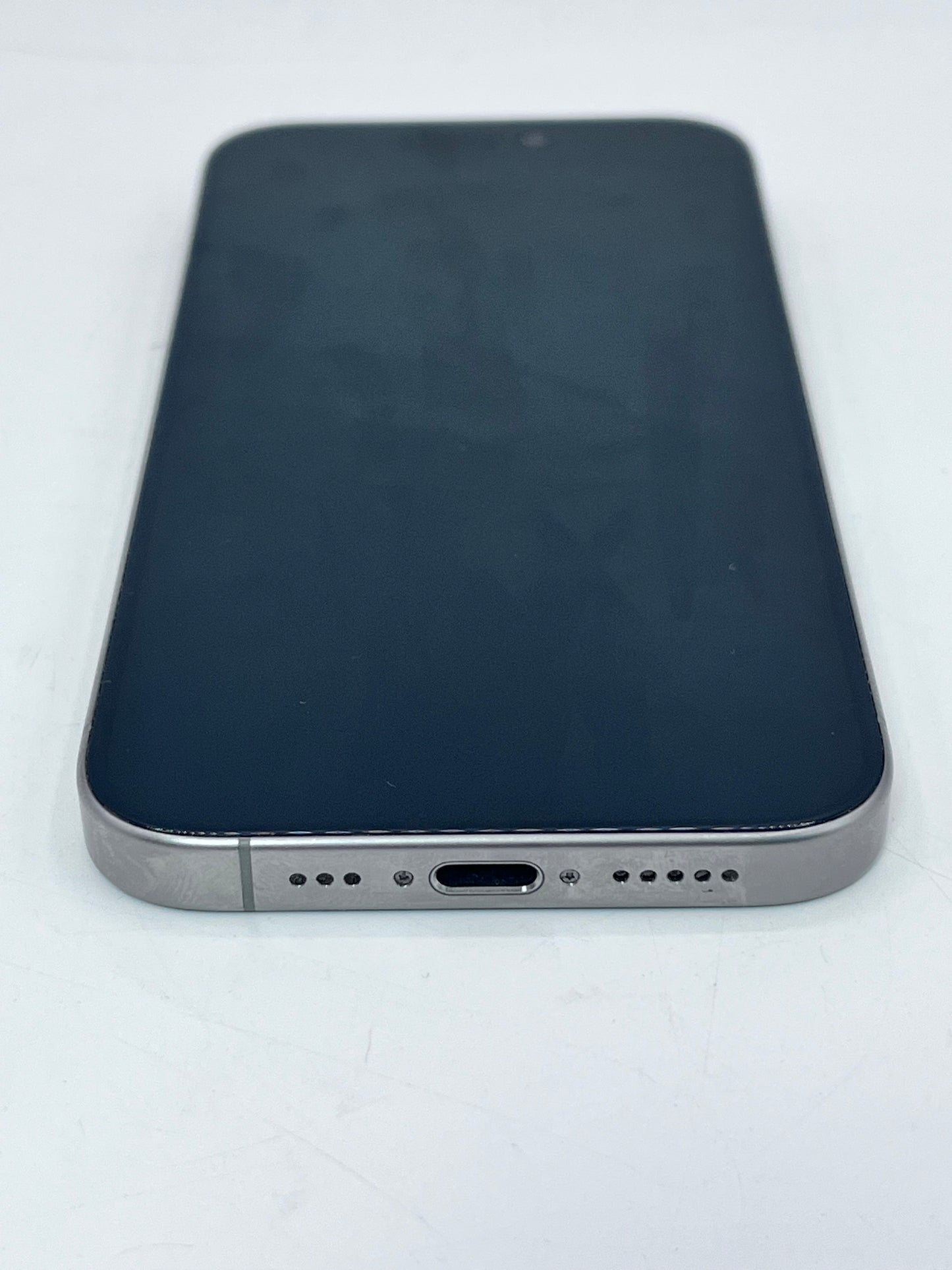 Unlocked Apple iPhone 15 Pro A2848 MTQU3LL/A 256GB - Space Gray READ