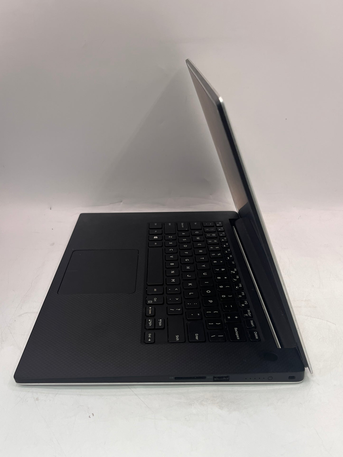 Dell Precision 5540 14-inch Core i7 Laptop 16GB 512GB Silver