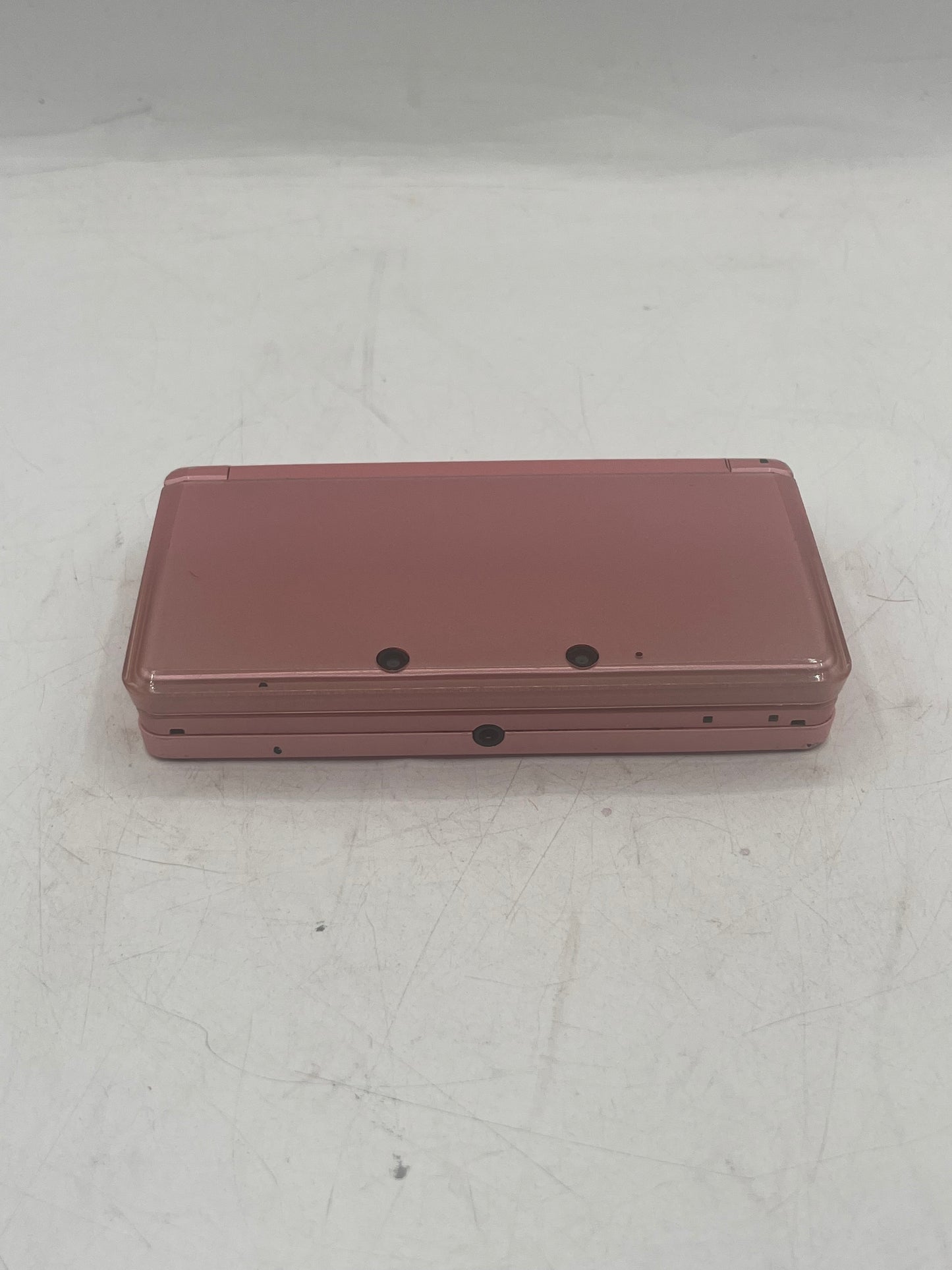 Nintendo 3DS CTR-001 2011 Handheld Game Console w/ 2 Games and a charger - Pink