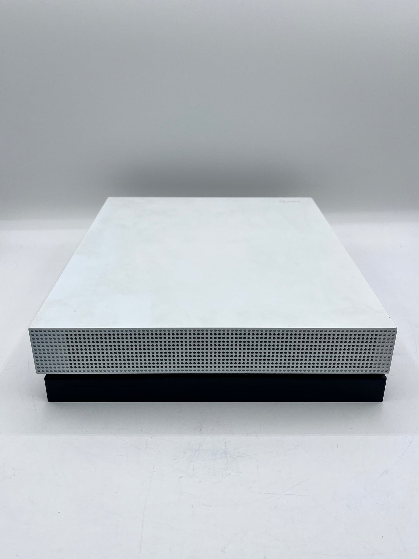 Microsoft Xbox One X 2017 - 1TB - Fully Functional - White - Used A