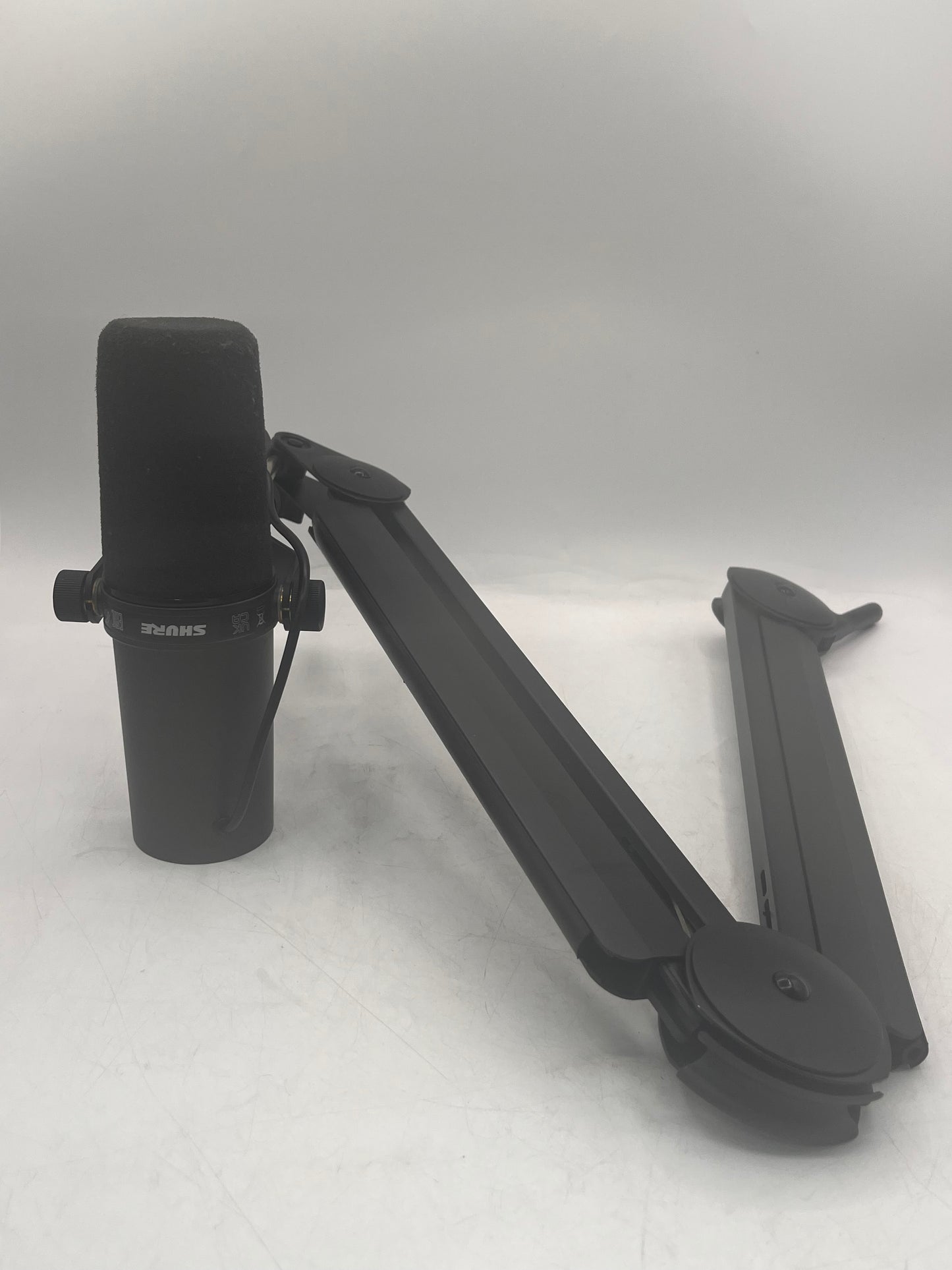 Shure SM7B Cardioid Dynamic Vocal Microphone With Microphone Stand Free Shipping