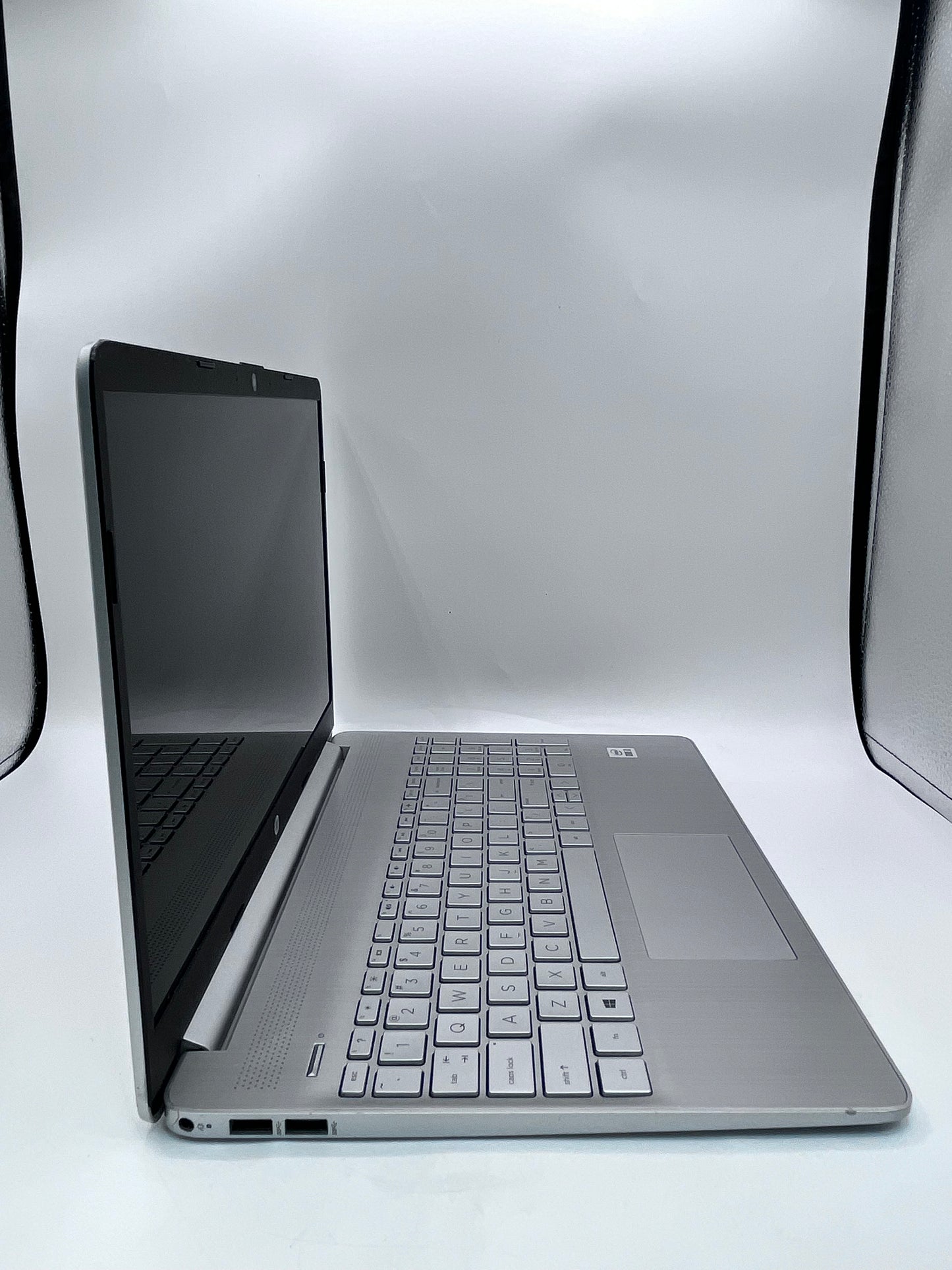 HP 15-dy1031wm Laptop 256GB 8GB Core i3 10th Gen - Silver