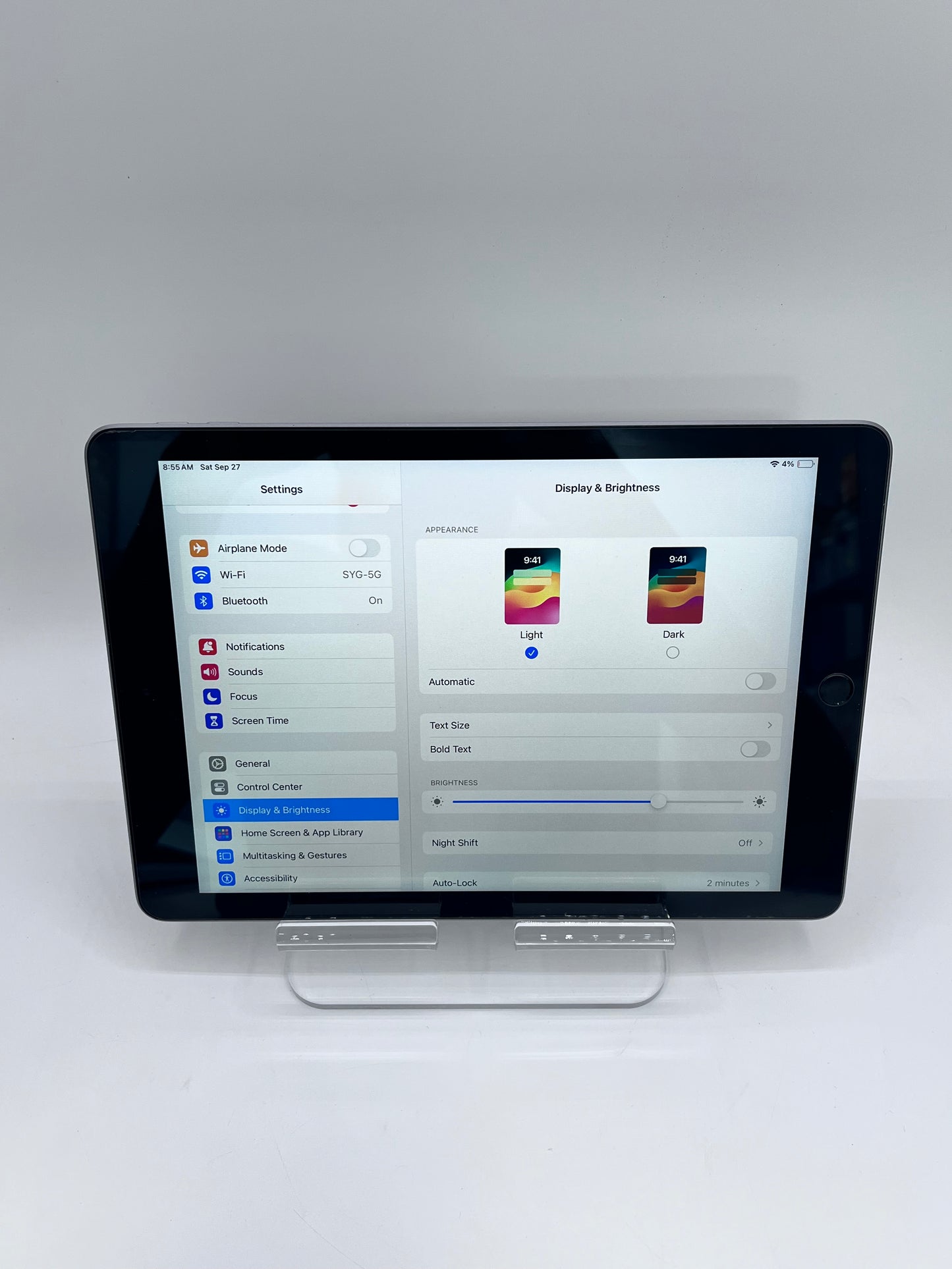Apple iPad (6th Generation) A1893 32 GB, Wi-Fi, 9.7 in - Space Gray