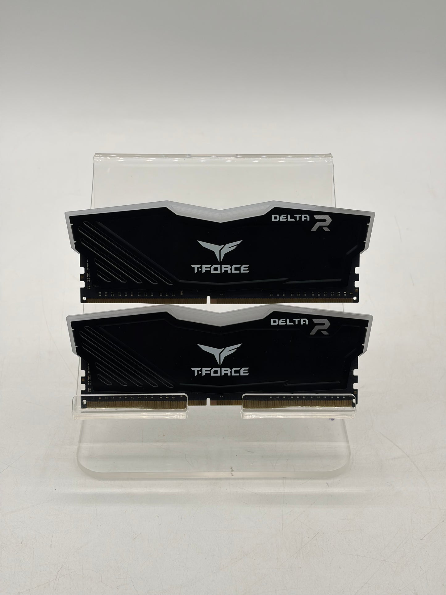 TFORCE 16GB (2x8GB) DDR4 3200 MT/s RAM Kit - Black