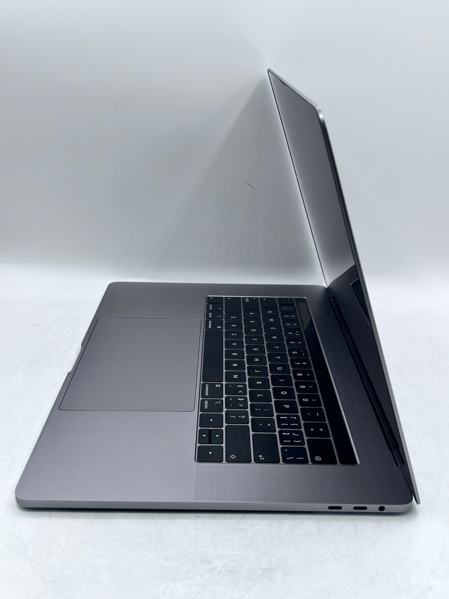 Apple MacBook Pro 15" A1990 (2018) Intel i7 16GB 512GB - Silver READ