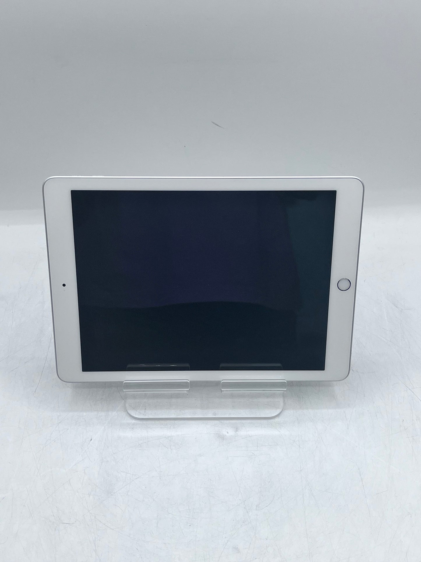 Apple iPad 6th Gen A1893 MR7K2LL/A 128GB Wi-Fi - Silver