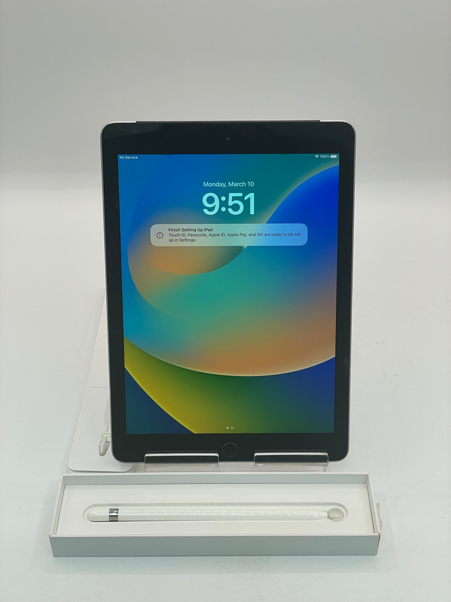 Apple iPad 6th Gen, 32GB, Wi-Fi with Apple Pencil