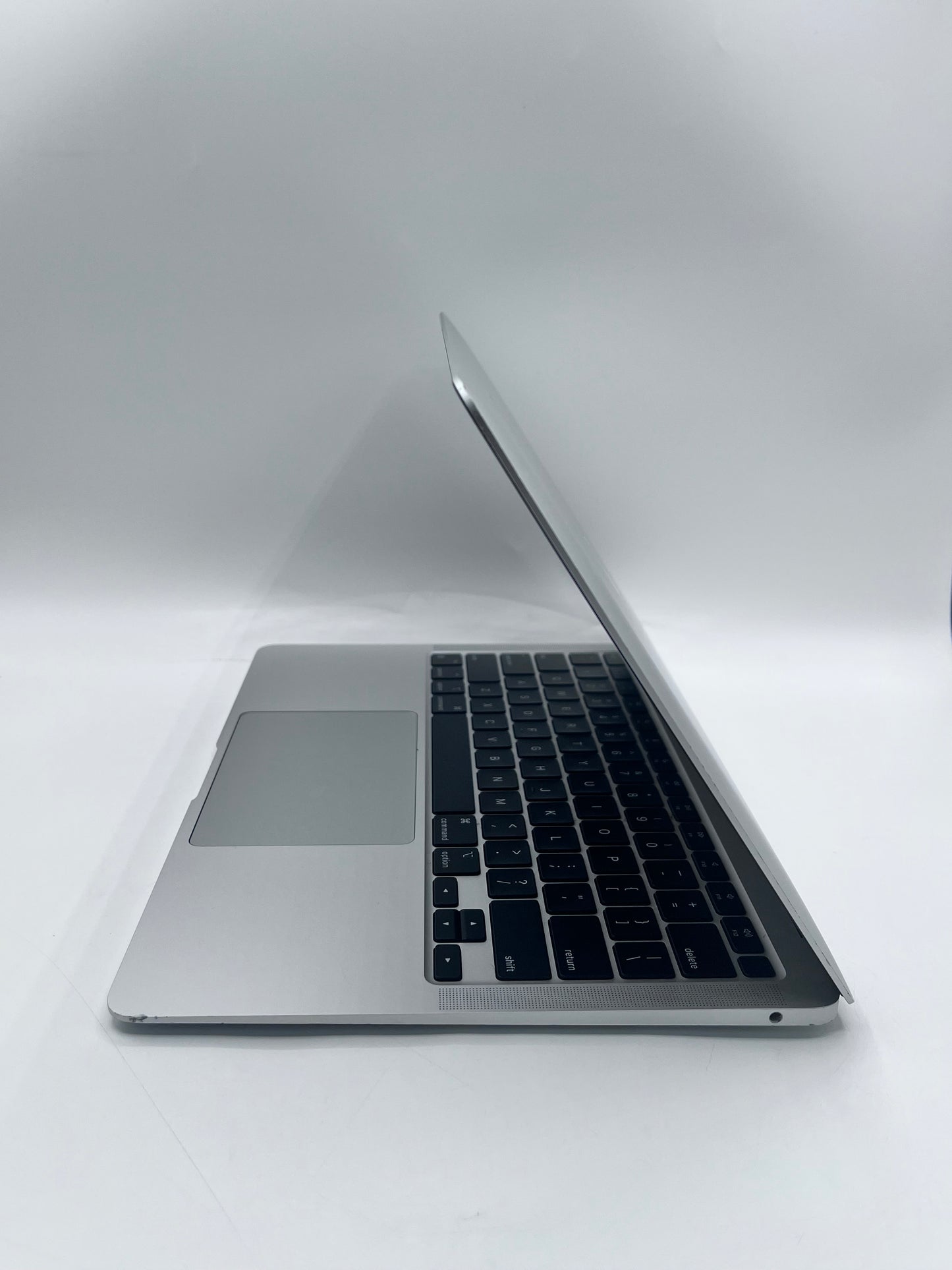 2020 Apple MacBook Air 13.3" M1 7C 8GB 128GB A2337 REMOTELY MANAGED BYPASSED