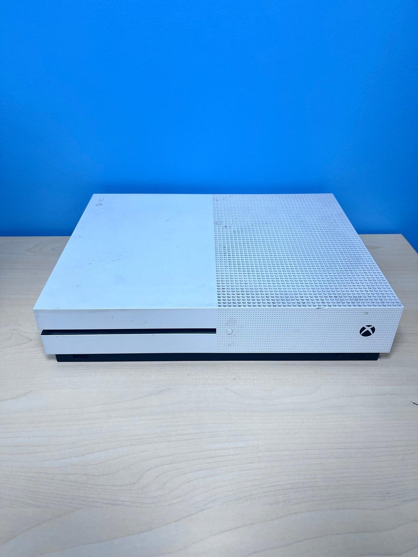 Microsoft Xbox One S 1TB Console 1681 with 2 Controllers Free Shipping