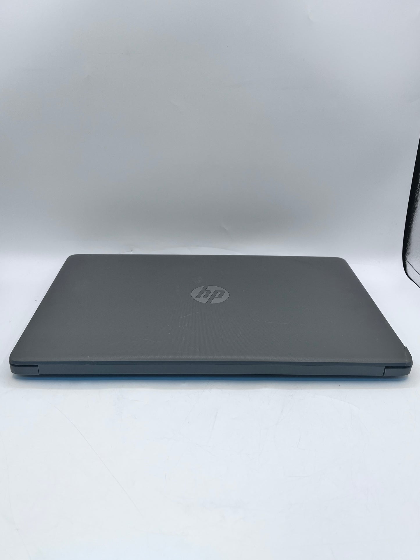 HP 15-da0079nr 15" Core i7-7500U Intel Graphics 620 8GB 1TB - Gray