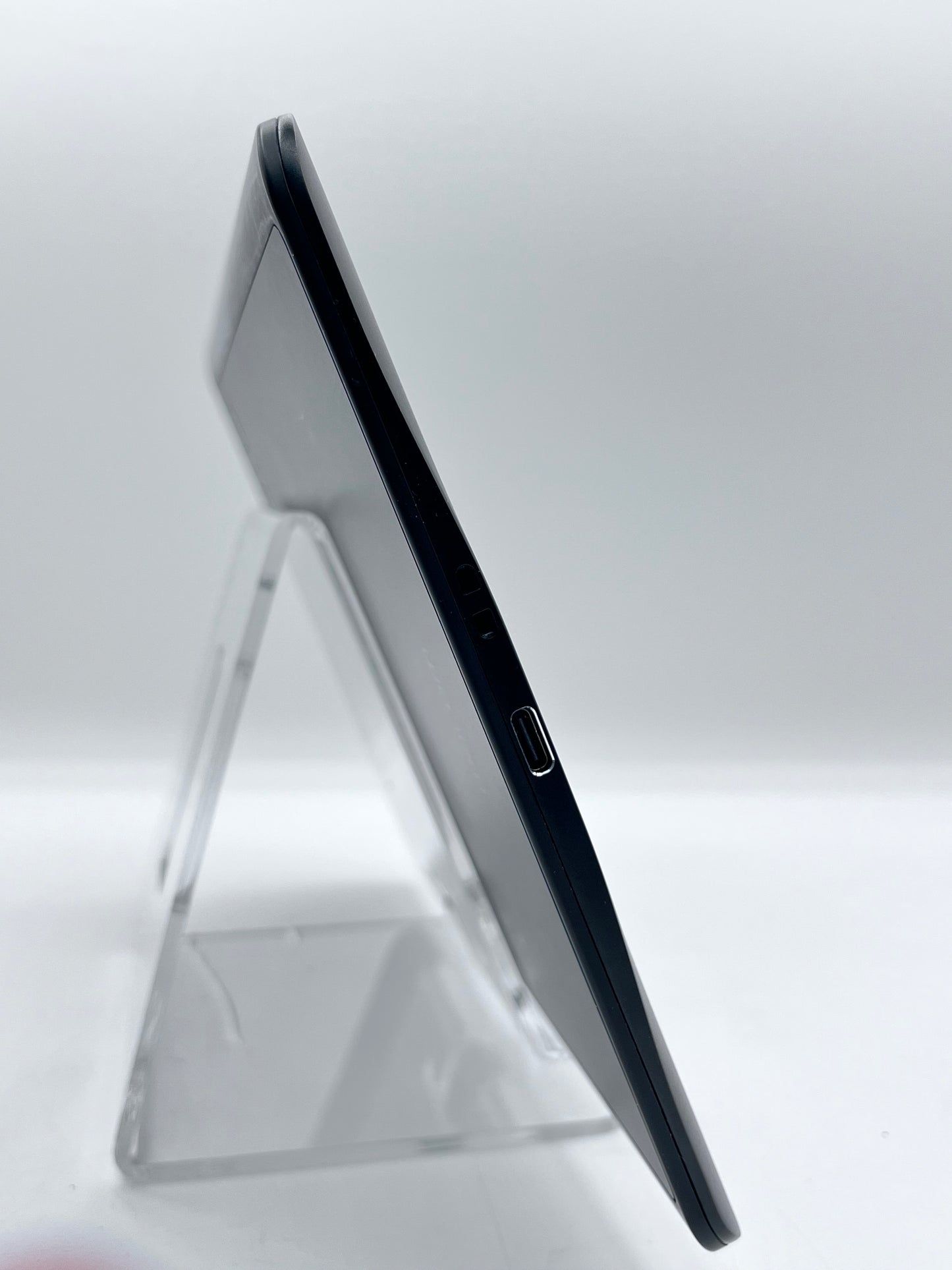 Wacom Intuos Pro Small Digital Graphic Drawing Pen Tablet PTH-460 UPTH460K0A