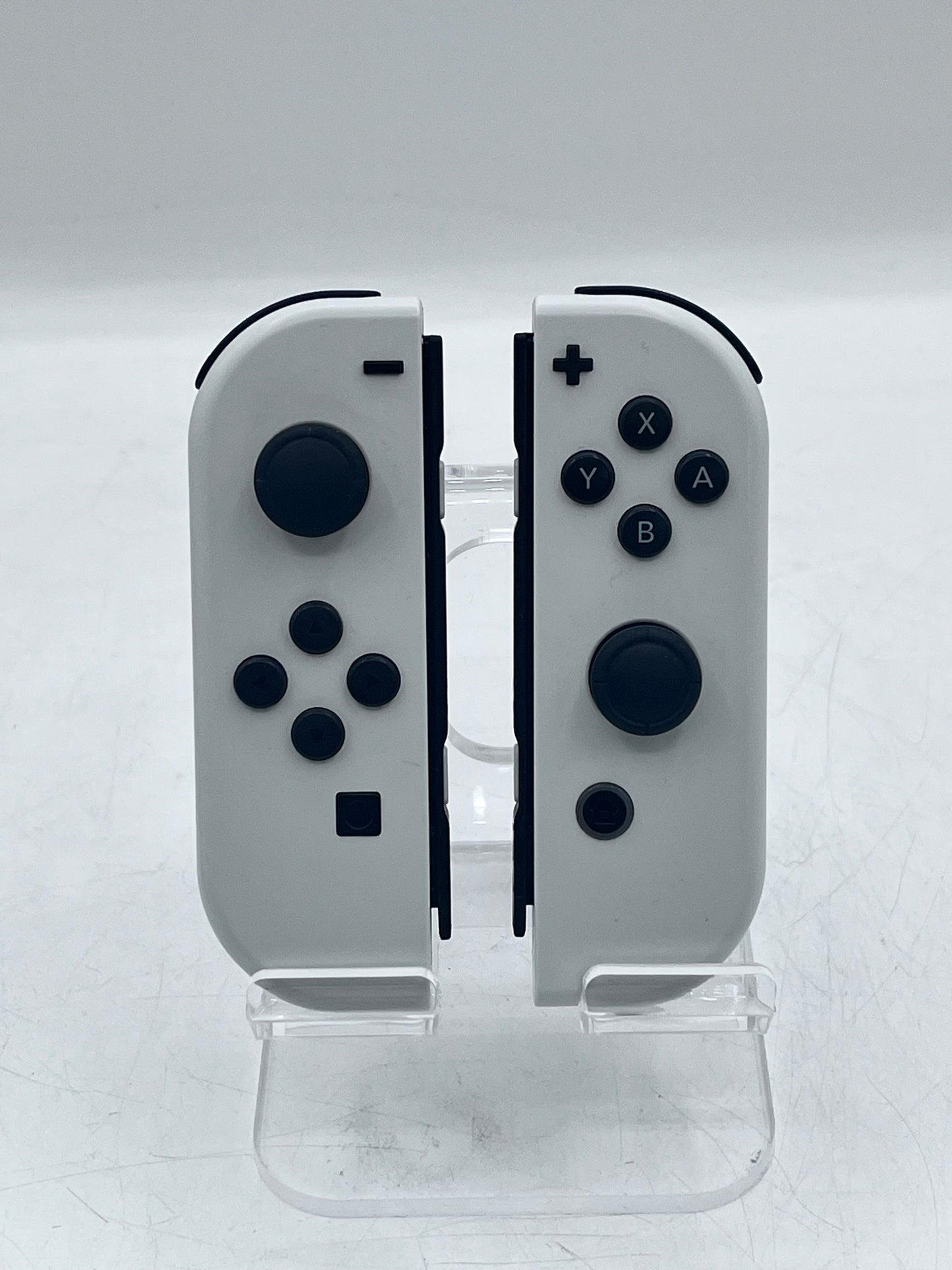 Nintendo Switch Oled w/ Case Bundle and Box - White Joycon - Clean and Tested