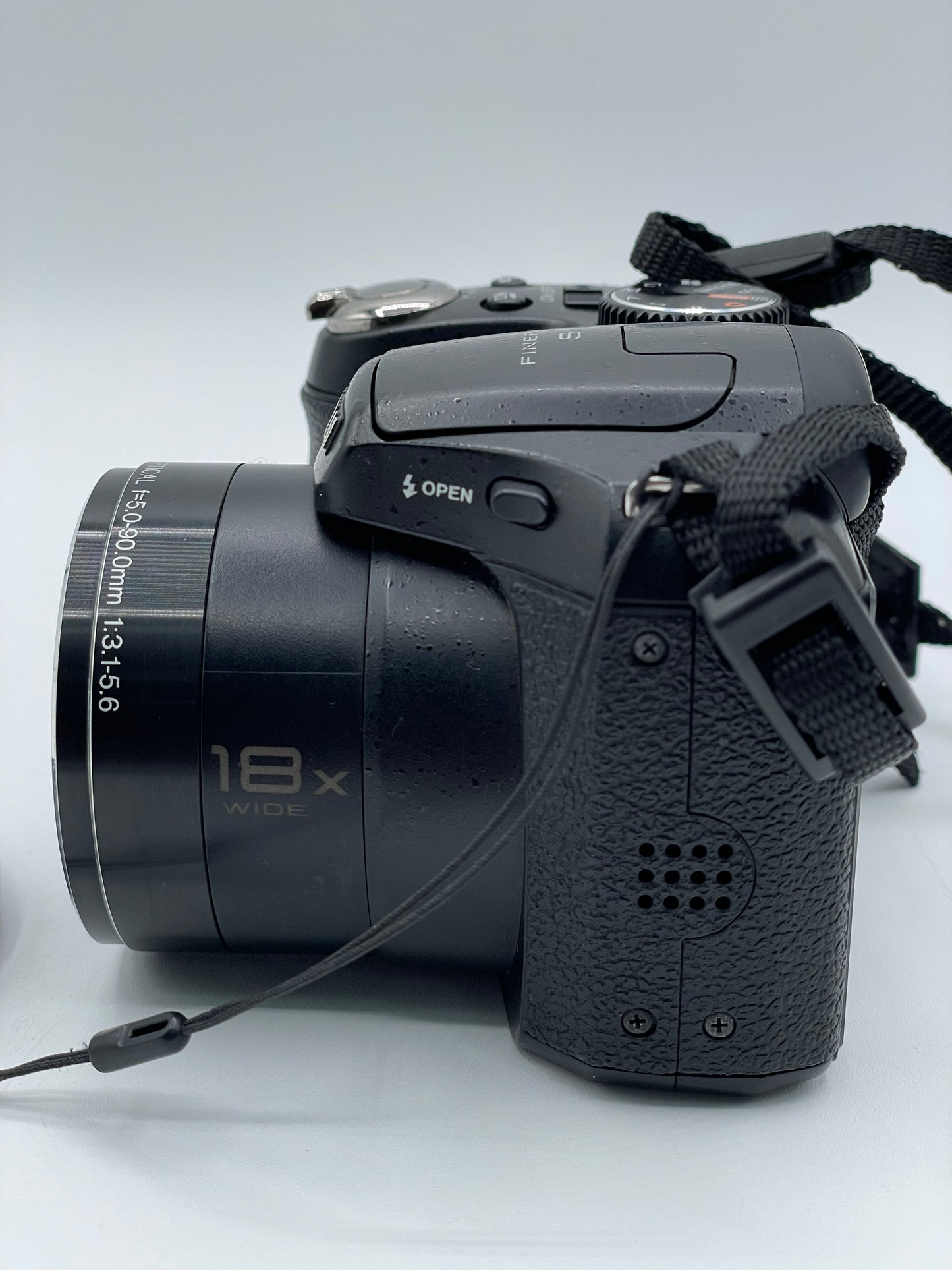 Fujifilm FinePix S1800 12MP Digital Camera w/ 18X Wide Angle Optical Zoom
