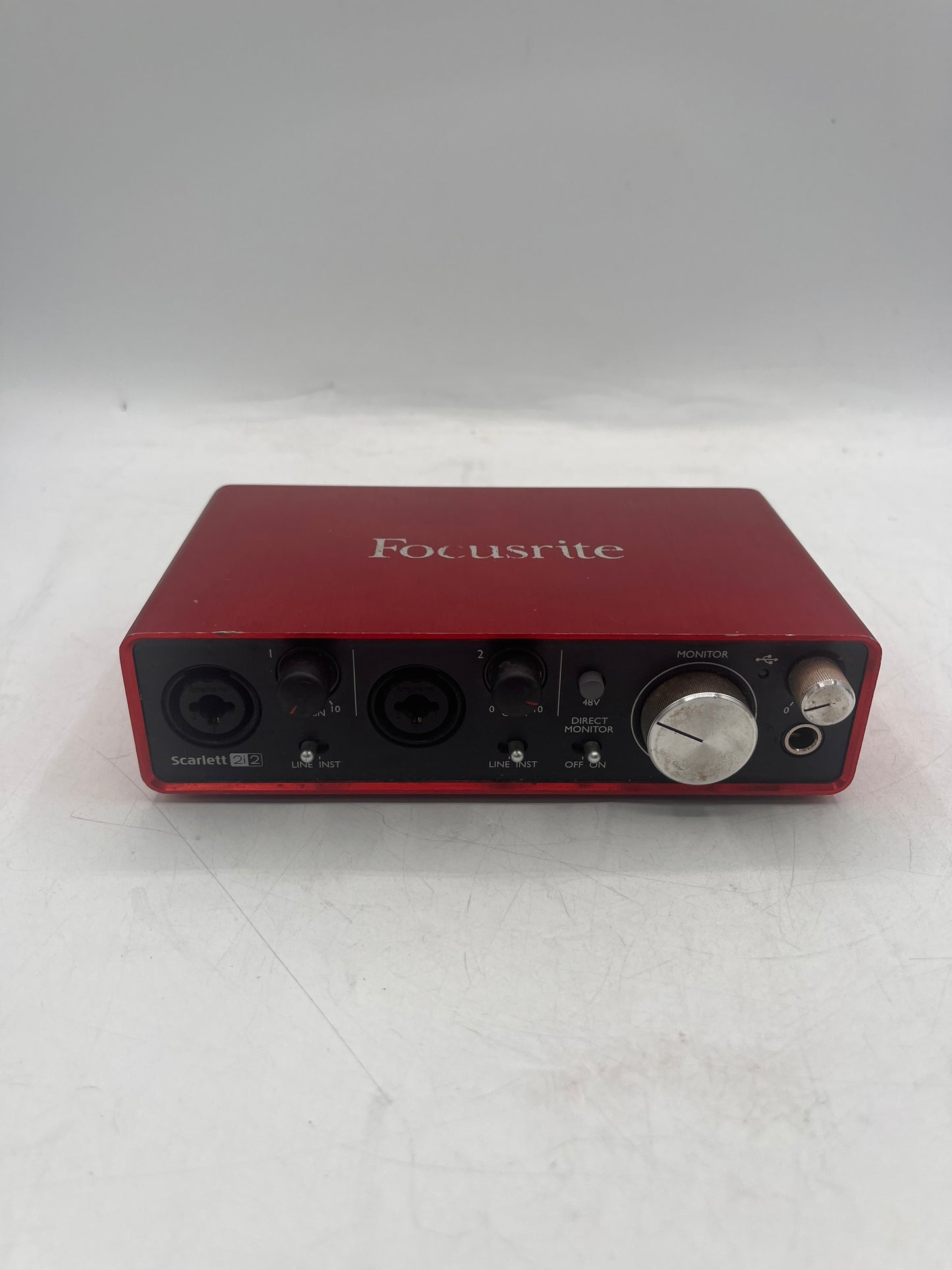Focusrite Scarlett 2i2 2nd Gen 2-Channel USB Audio Interface