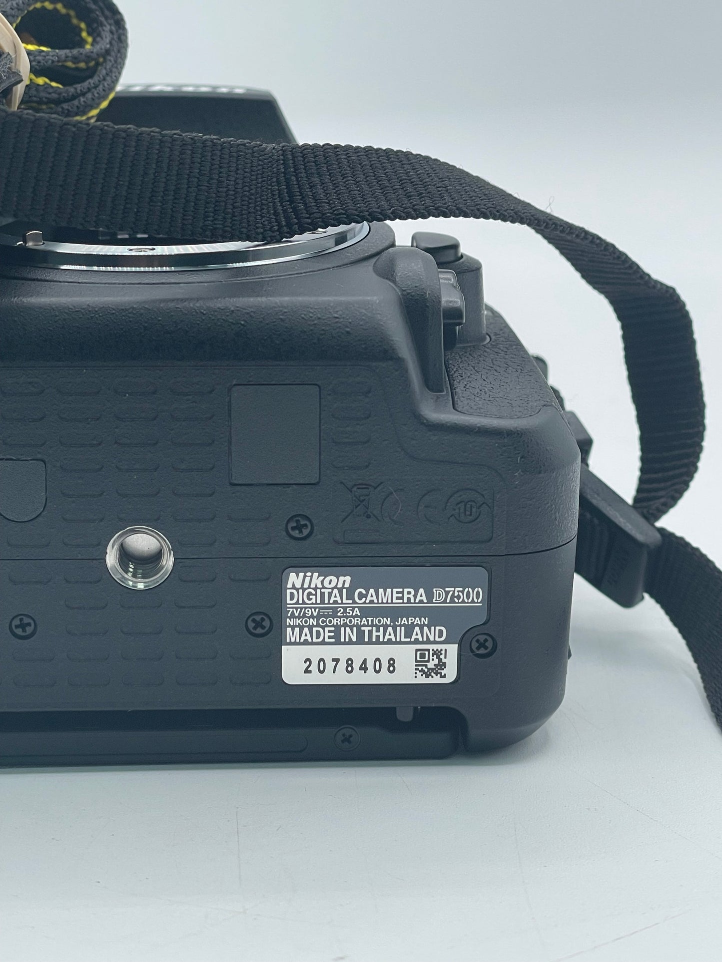 Nikon D7500 20.9MP Digital SLR Camera - Black with Carrying Case