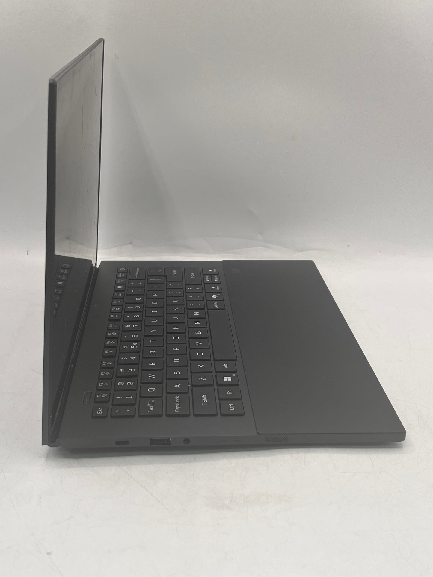 Acer Predator Triton 14 AI 14.5" WQXGA+ OLED Touch Core U9 288V 32GB 2TB RTX 5070