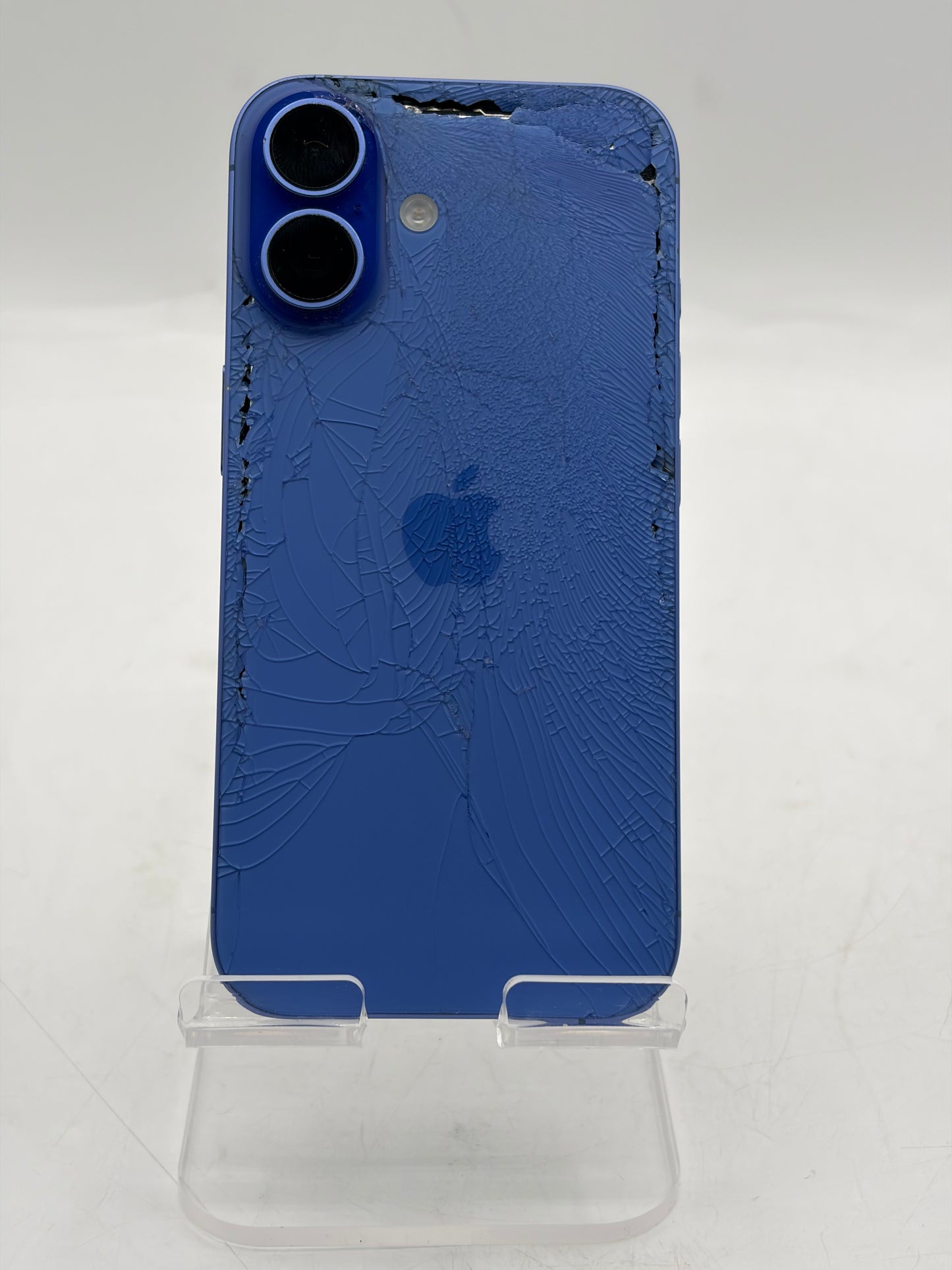 Unlocked Apple iPhone 16 128GB A3081 MYAT3LL/A - Blue 97% Battery CRACKED BACK