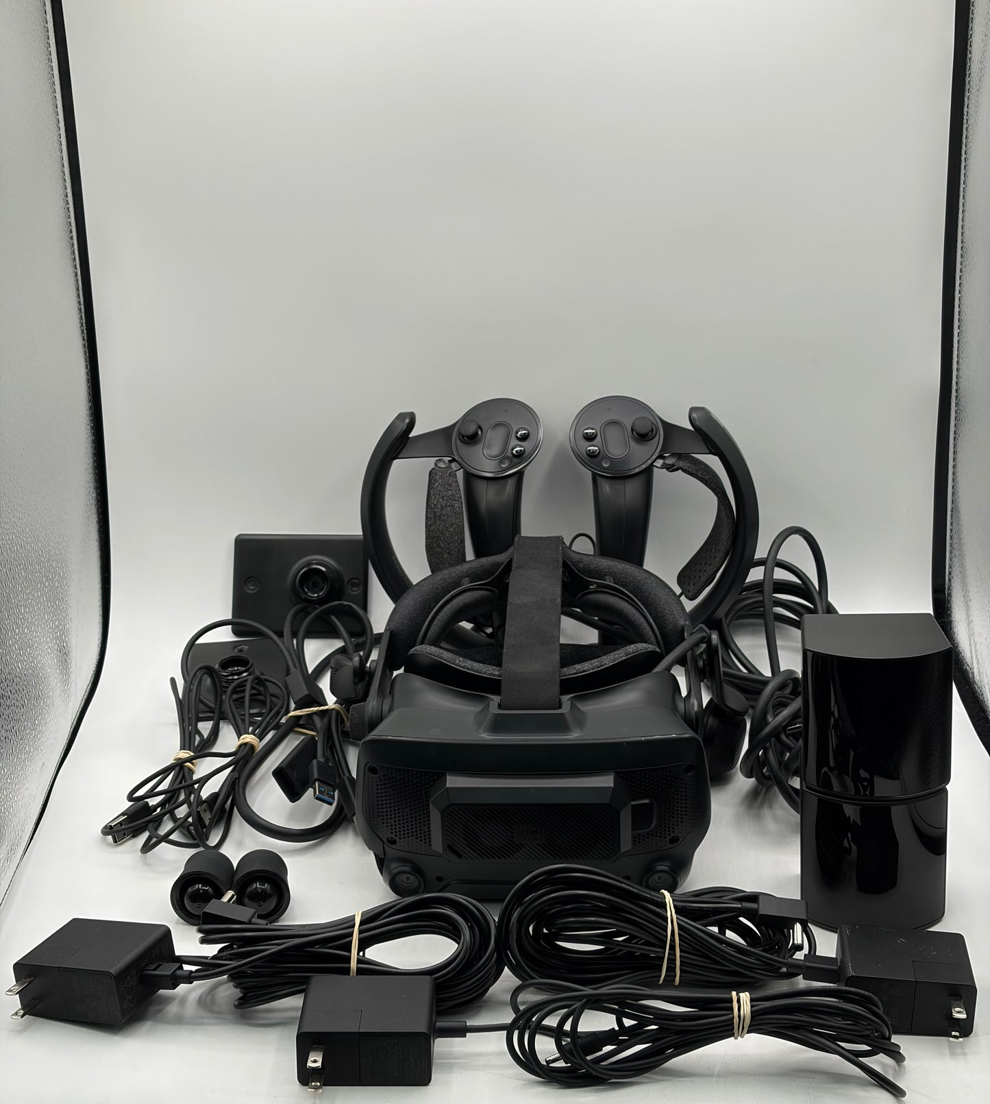 Valve Index PC and Console VR Gaming Headset Full Kit Model 1007 - Black READ