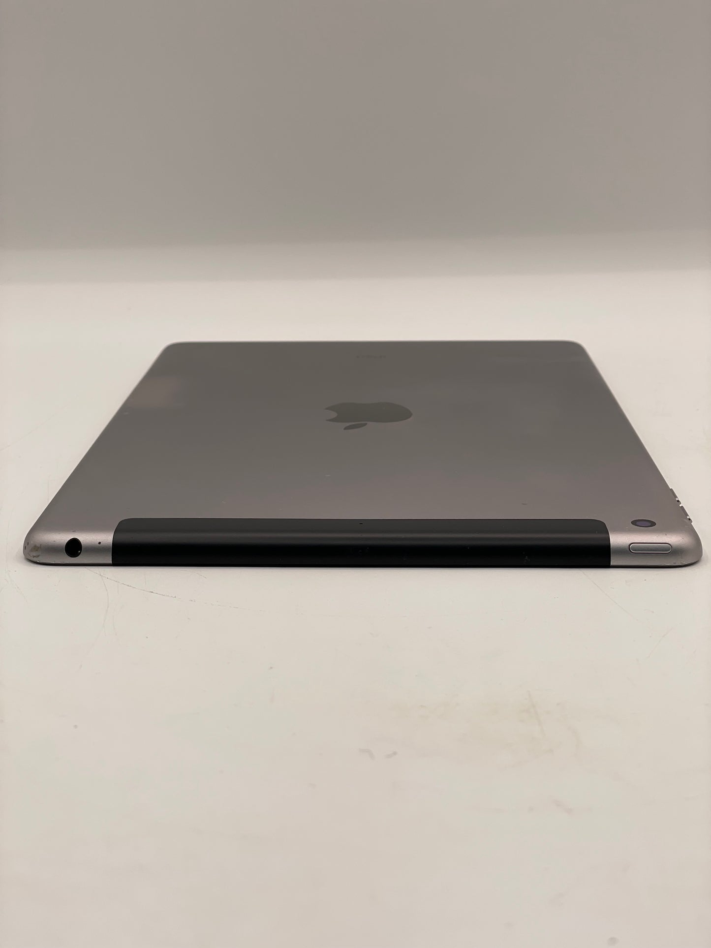 Apple iPad 6th Gen, 32GB, Wi-Fi with Apple Pencil