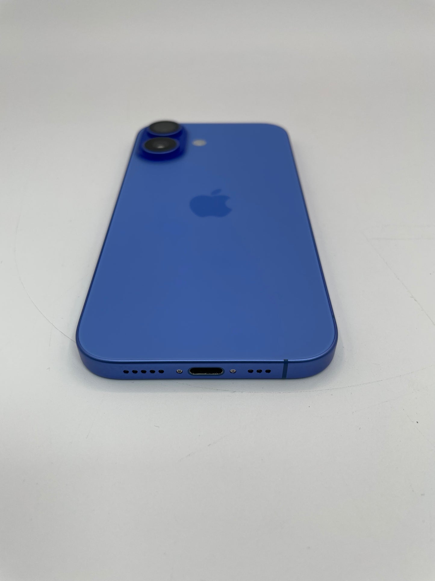 Apple iPhone 16 128GB Mint Locked - 100% Battery Health