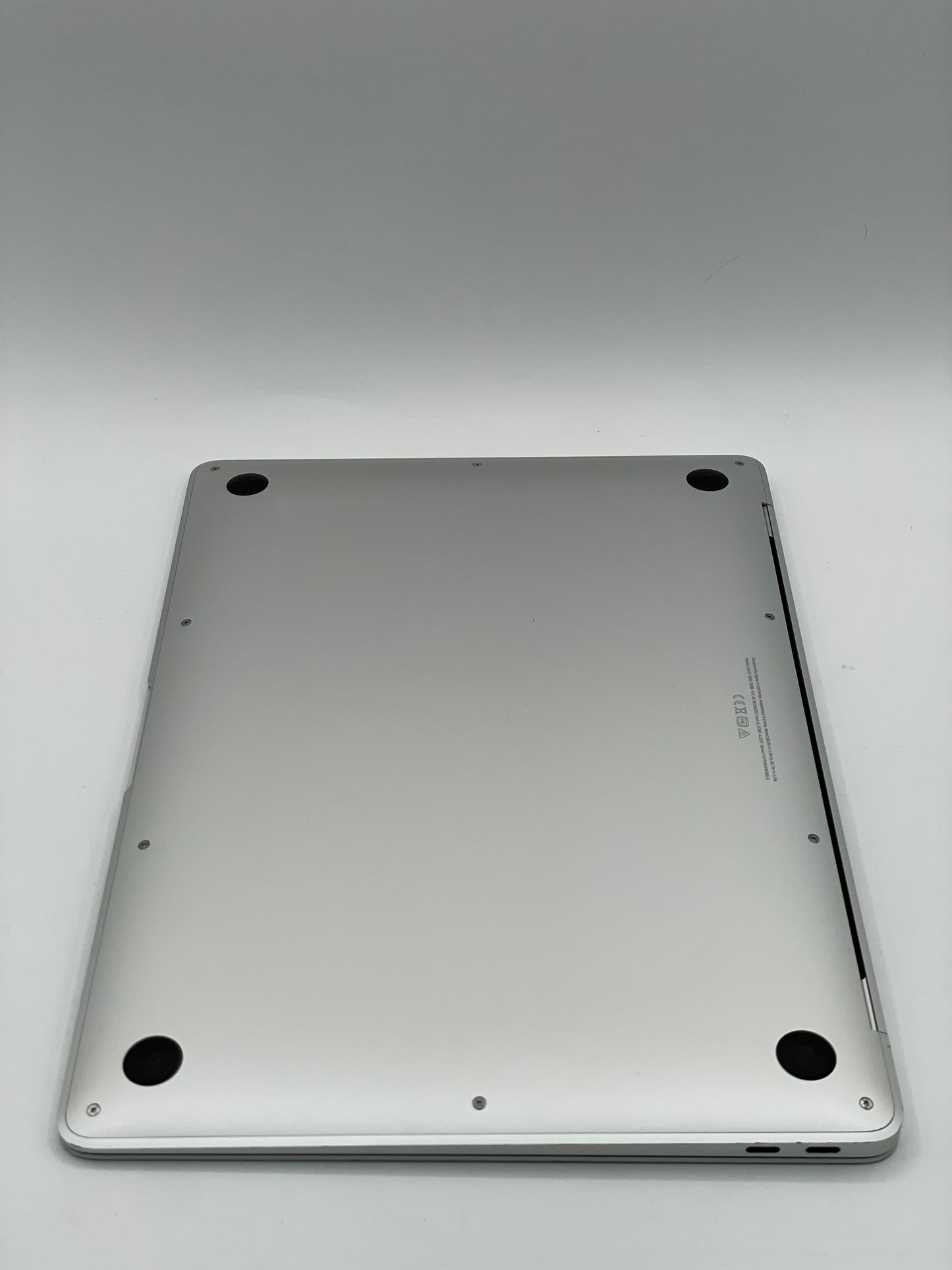 2020 Apple MacBook Air 13.3" M1 7C 8GB 128GB A2337 REMOTELY MANAGED