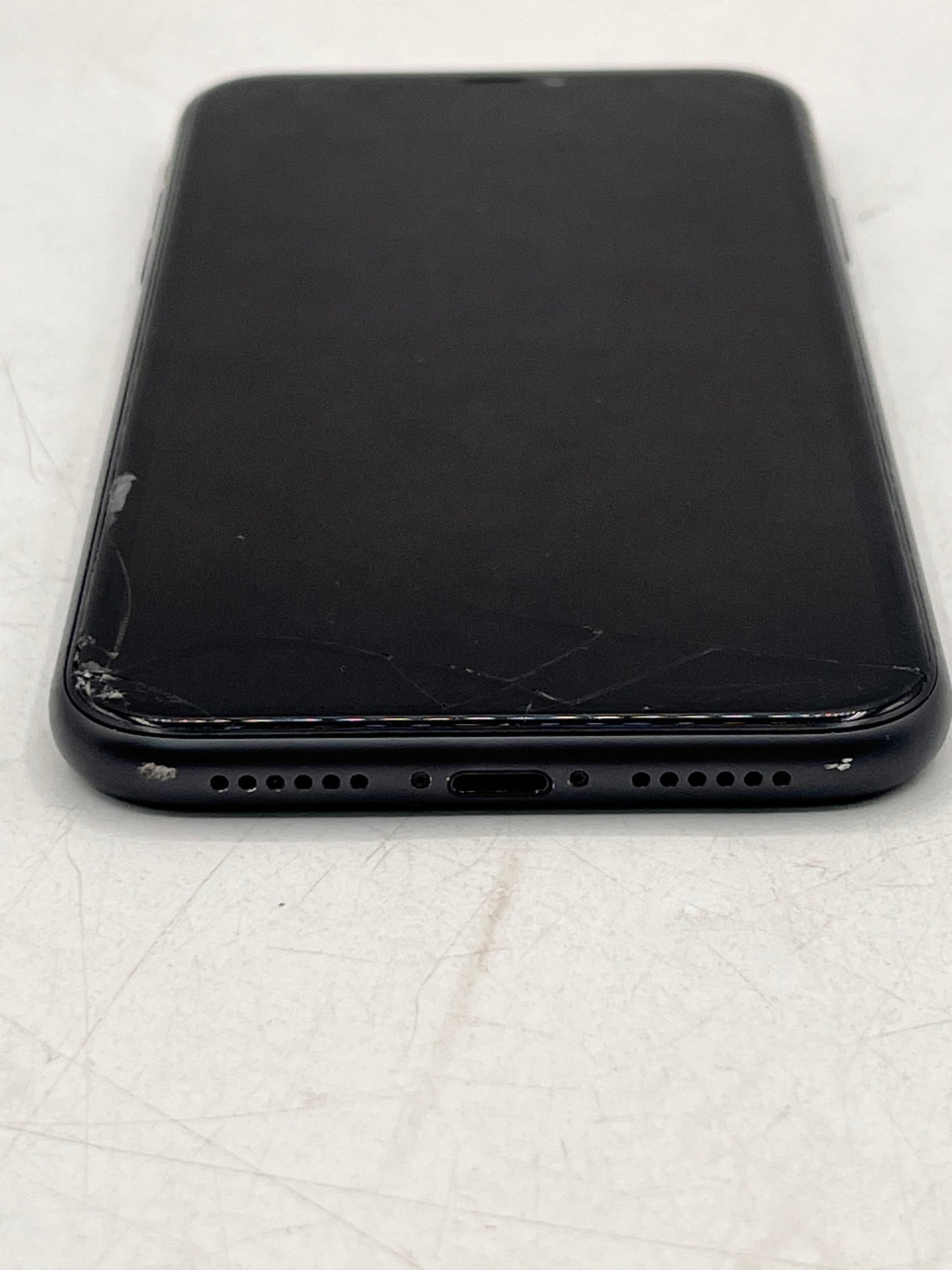Unlocked Apple iPhone 11 64GB Black Broken Screen