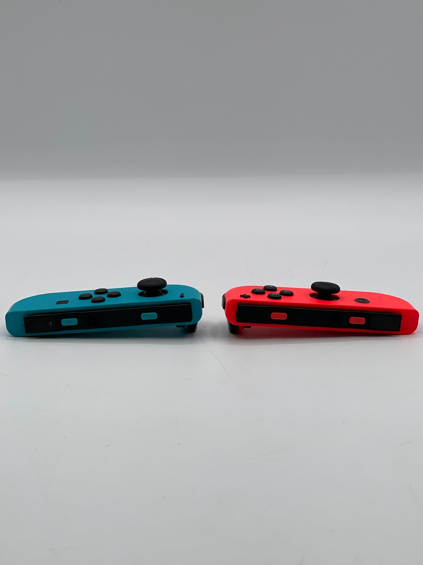 Nintendo Switch Console V2 - Complete with Dock, Charger, Joycons