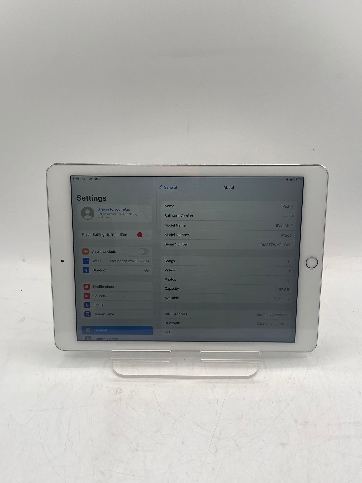 2014 Apple iPad Air (2nd Gen) A1566 32GB WiFi White