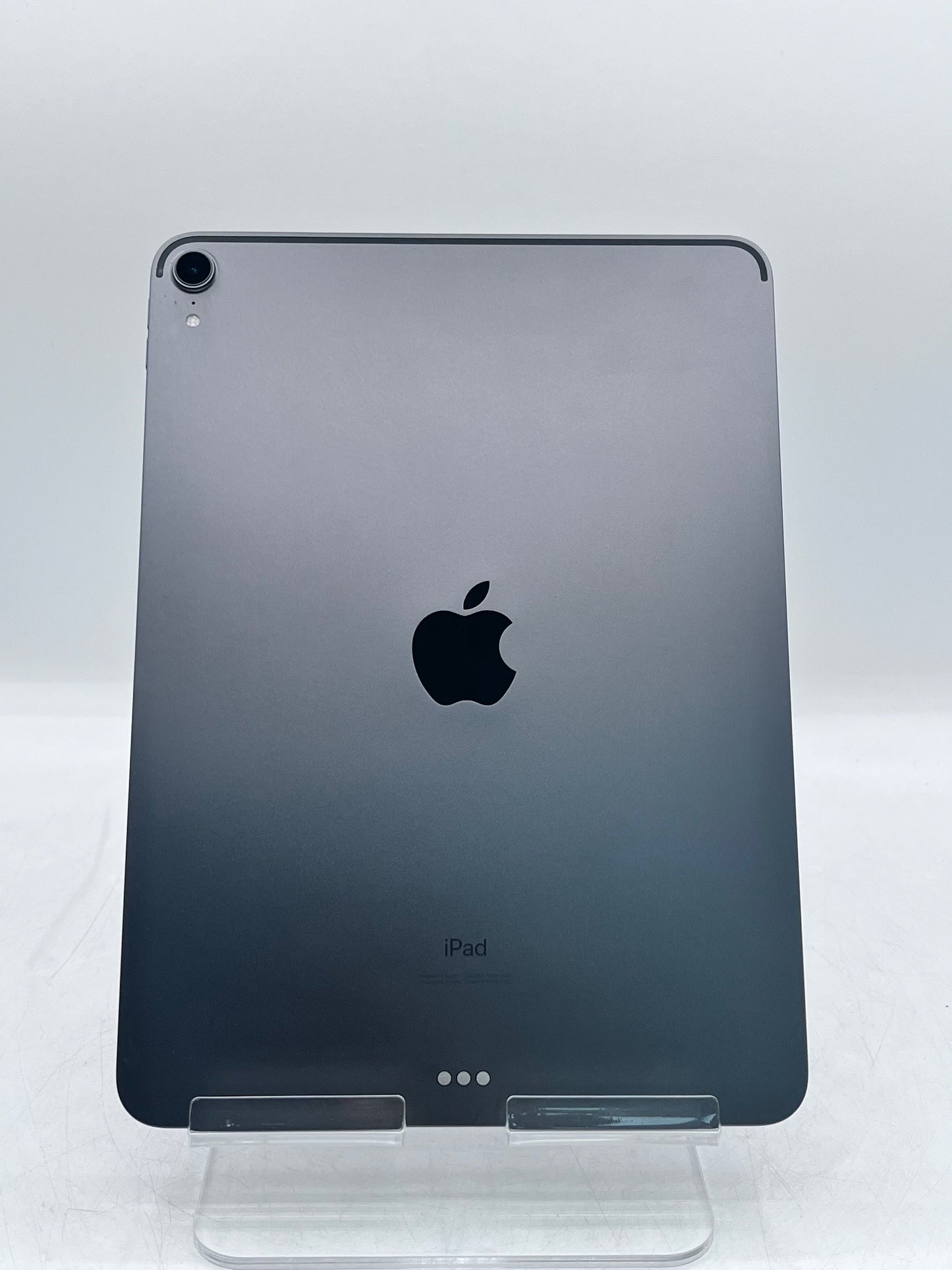 Broken Apple iPad Pro  (1st Generation) 11 in A1980 256 GB, Wi-Fi, - Space Gray