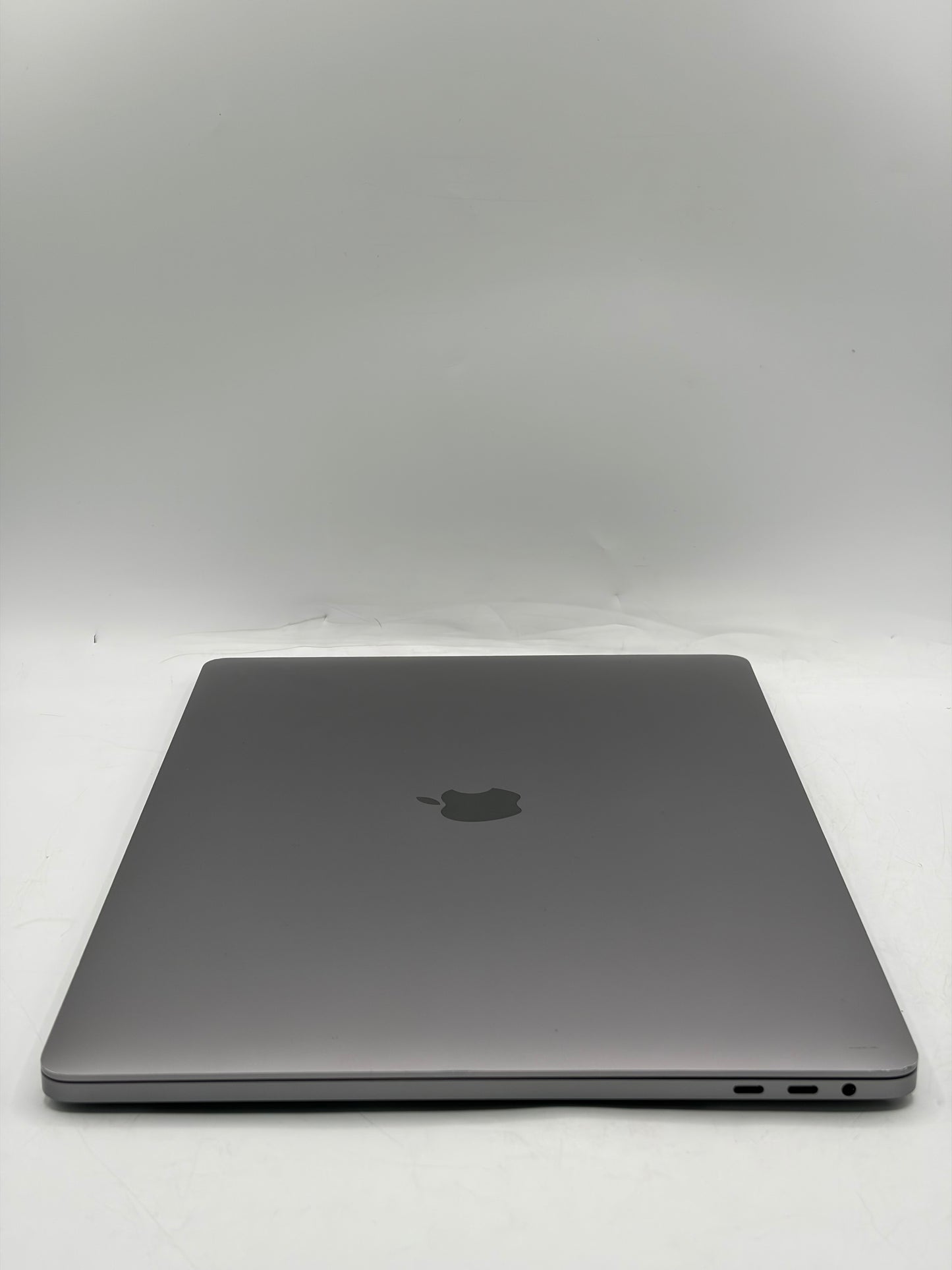 2019 Apple MacBook Pro 16" A2141 2.3GHz Core i9 16GB RAM 512GB SSD Space Gray
