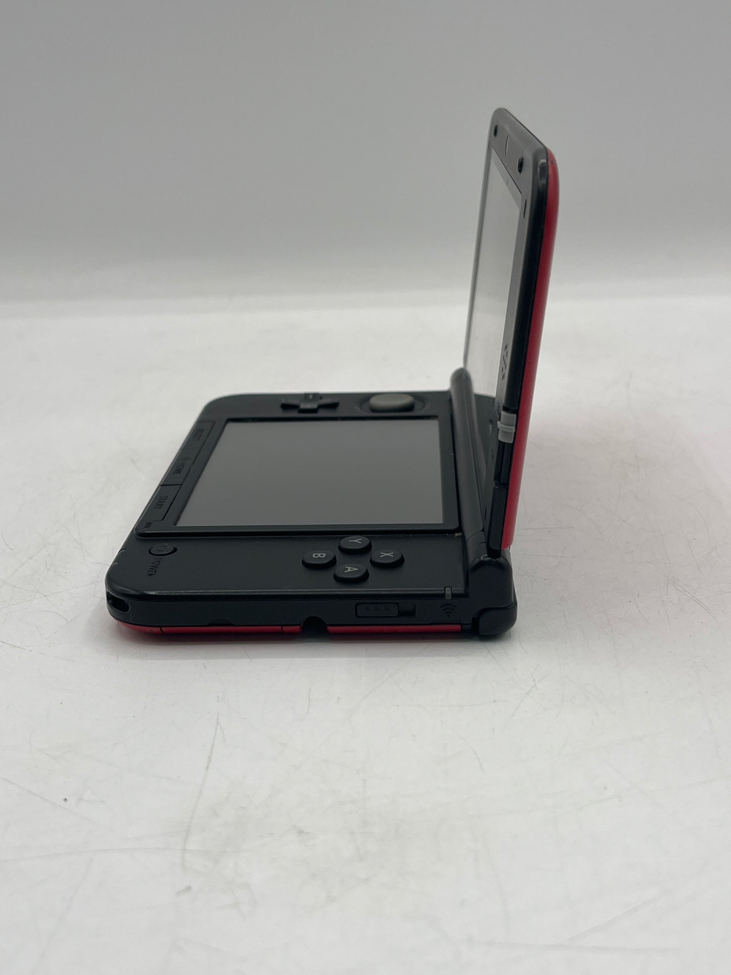 Nintendo 3DS XL Handheld Game Console SPR-001 Red/Black With Charger Stylus