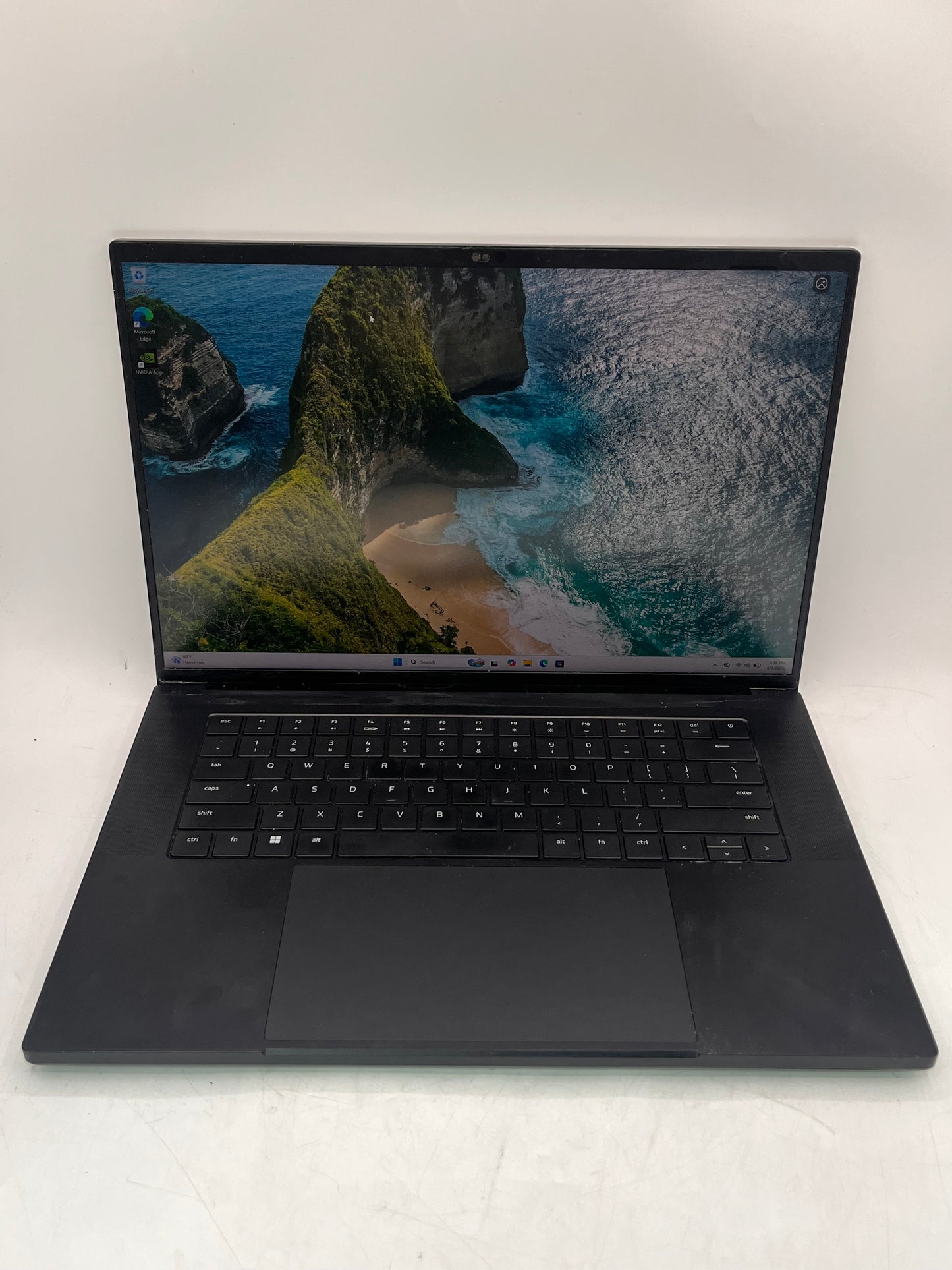 Razer Blade 16 RZ09-0483 16" i9-13950HX 16GB RAM 1TB SSD GeForce RTX 4070