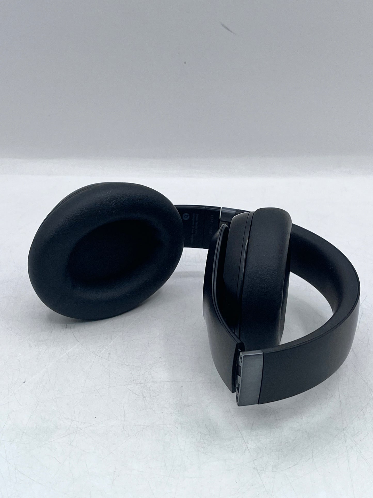 Beats Studio Pro Wireless On-Ear Bluetooth Headphones A2924 Black
