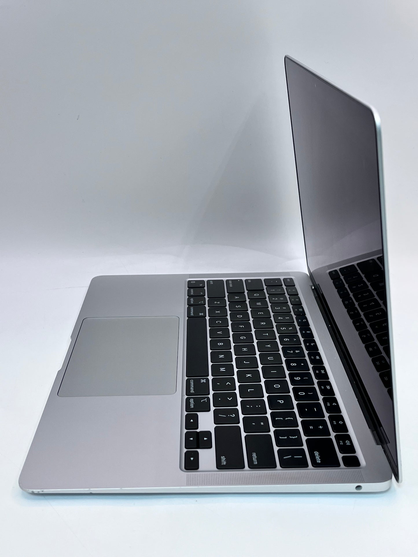 2020 Apple MacBook Air 13.3" M1 7C 8GB 256GB A2337 REMOTELY MANAGED