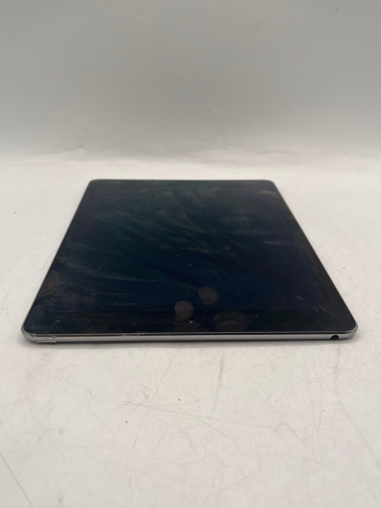 Apple iPad Air 2nd Gen A1566 64GB Wi‑Fi Only Tablet Space Gray Broken Screen