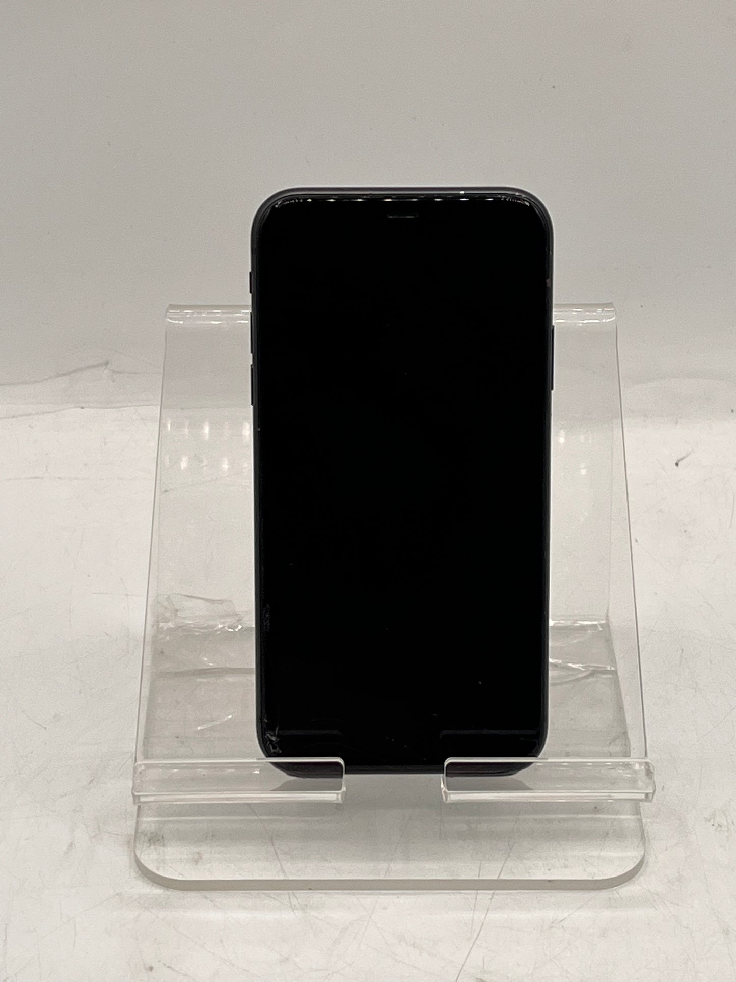 Unlocked Apple iPhone 11 64GB Black Broken Screen