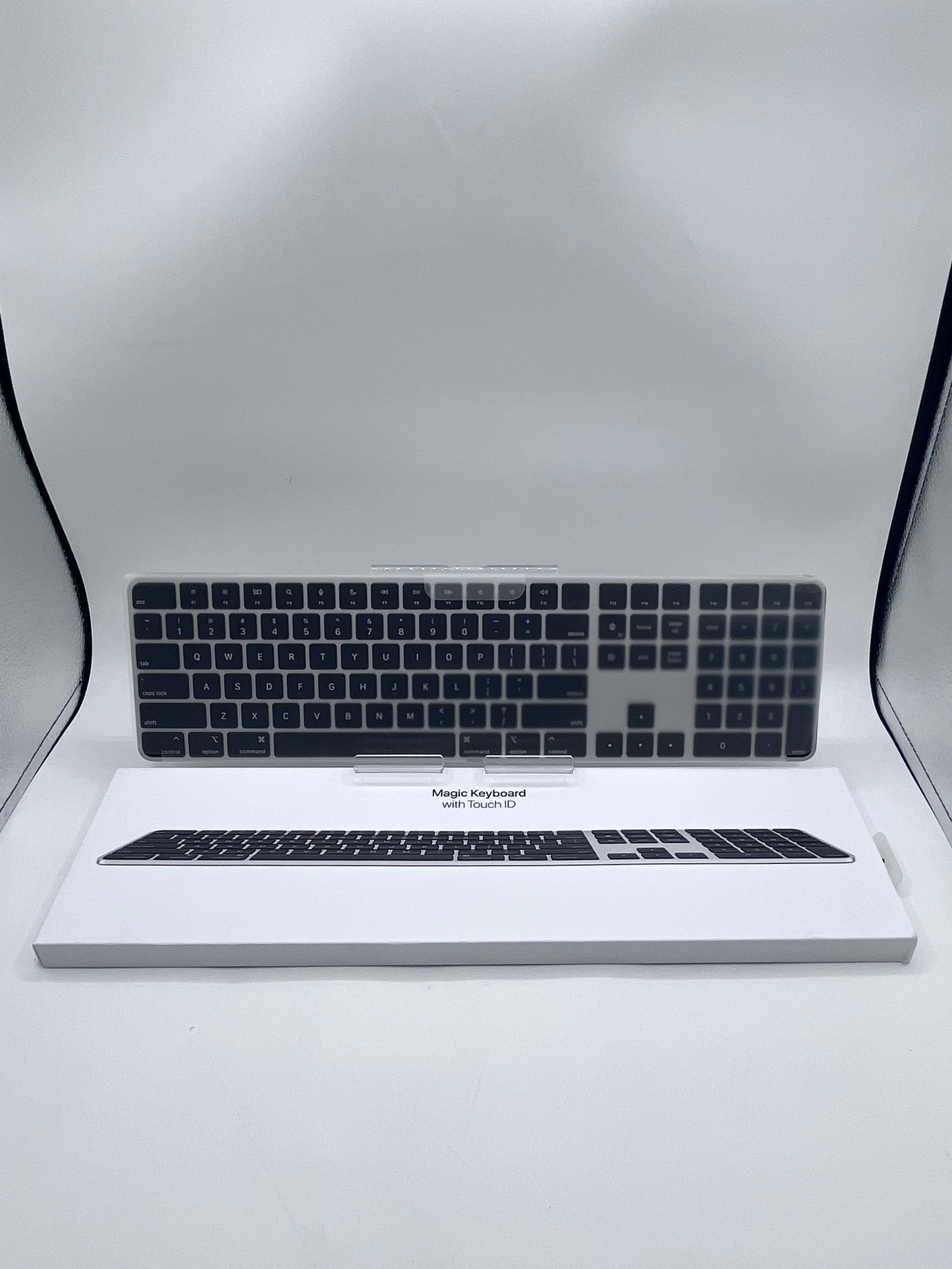 Apple Magic Keyboard w/ Touch ID and Numeric Keypad A2520 MMMR3LL/A Black