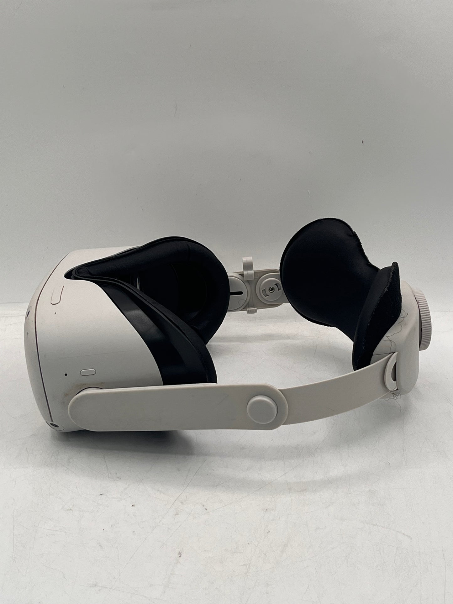 Oculus Quest 2 Meta 128GB All-in-One VR Headset White with Controllers