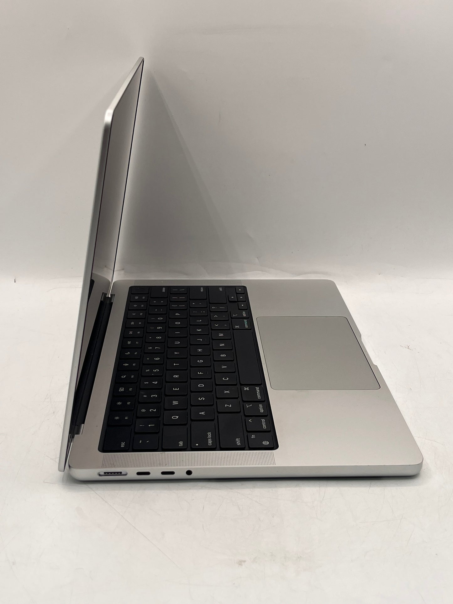 2021 Apple MacBook Pro 14" M1 PRO 16GB 512GB A2442 MKGR3LL/A READ