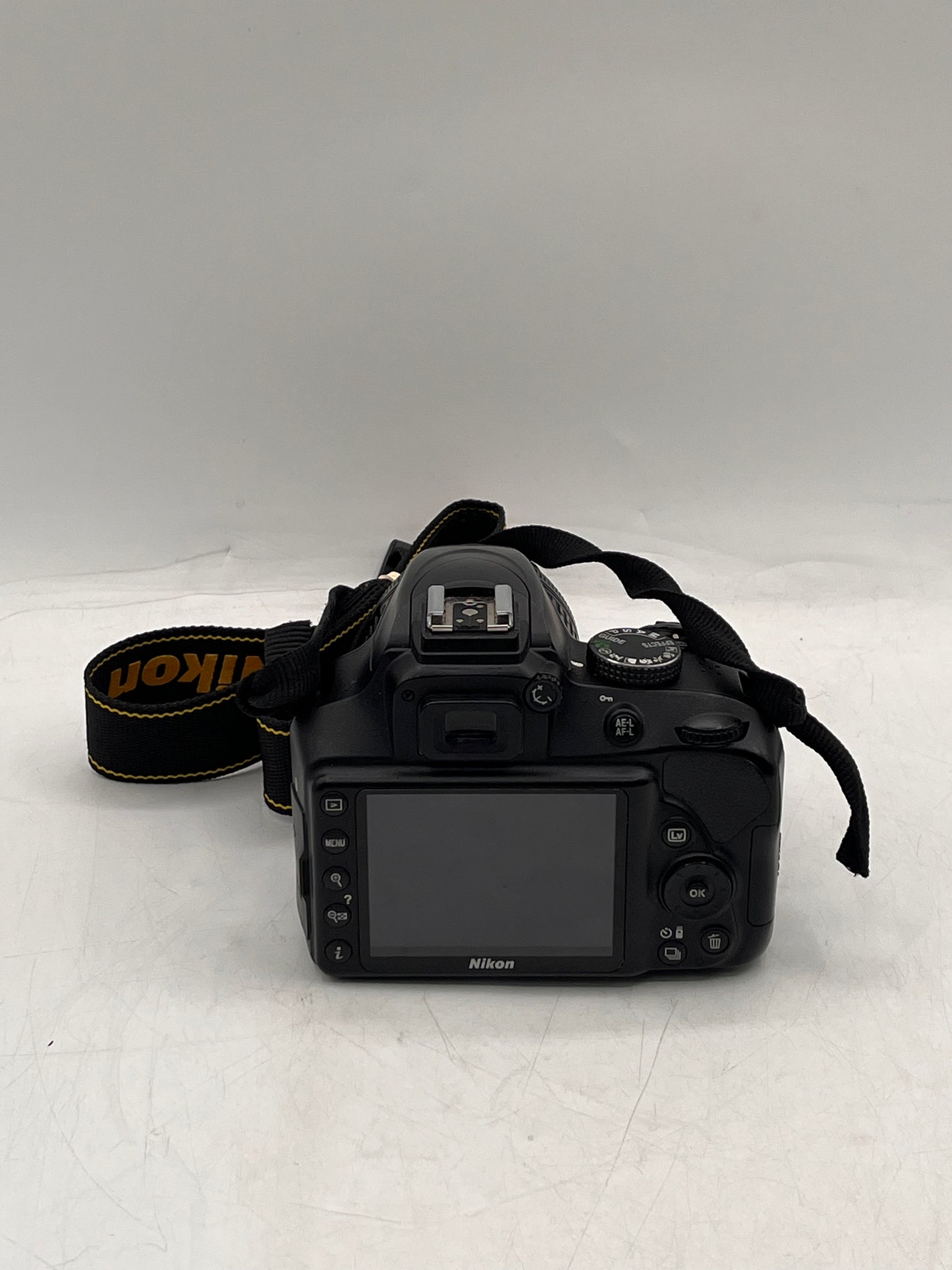 Nikon D3400 Digital Camera w/ 18-55mm 1:3.5-5.6G VR Lens - Black Tested Free Shipping