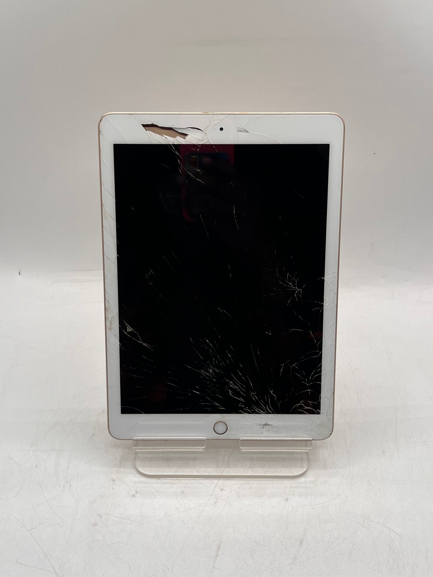Apple iPad (5th Gen) A1822 (2017) Wi-Fi Only 32GB Tablet Broken Rose Gold